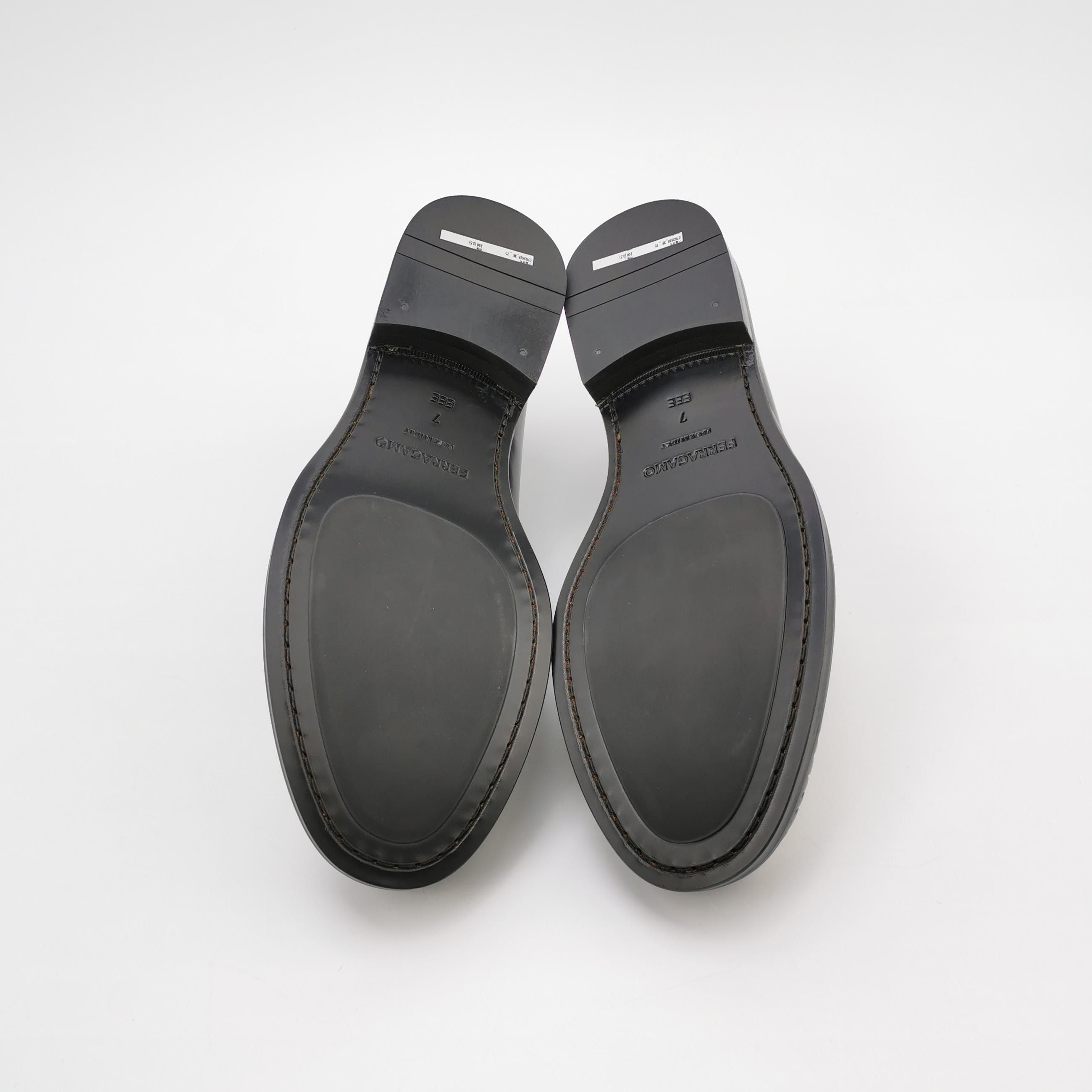 Salvatore Ferragamo Salvatore Ferragamo Bi-Color Leather Loafers Size 7 Size US 8 / EU 41 - 6 Thumbnail