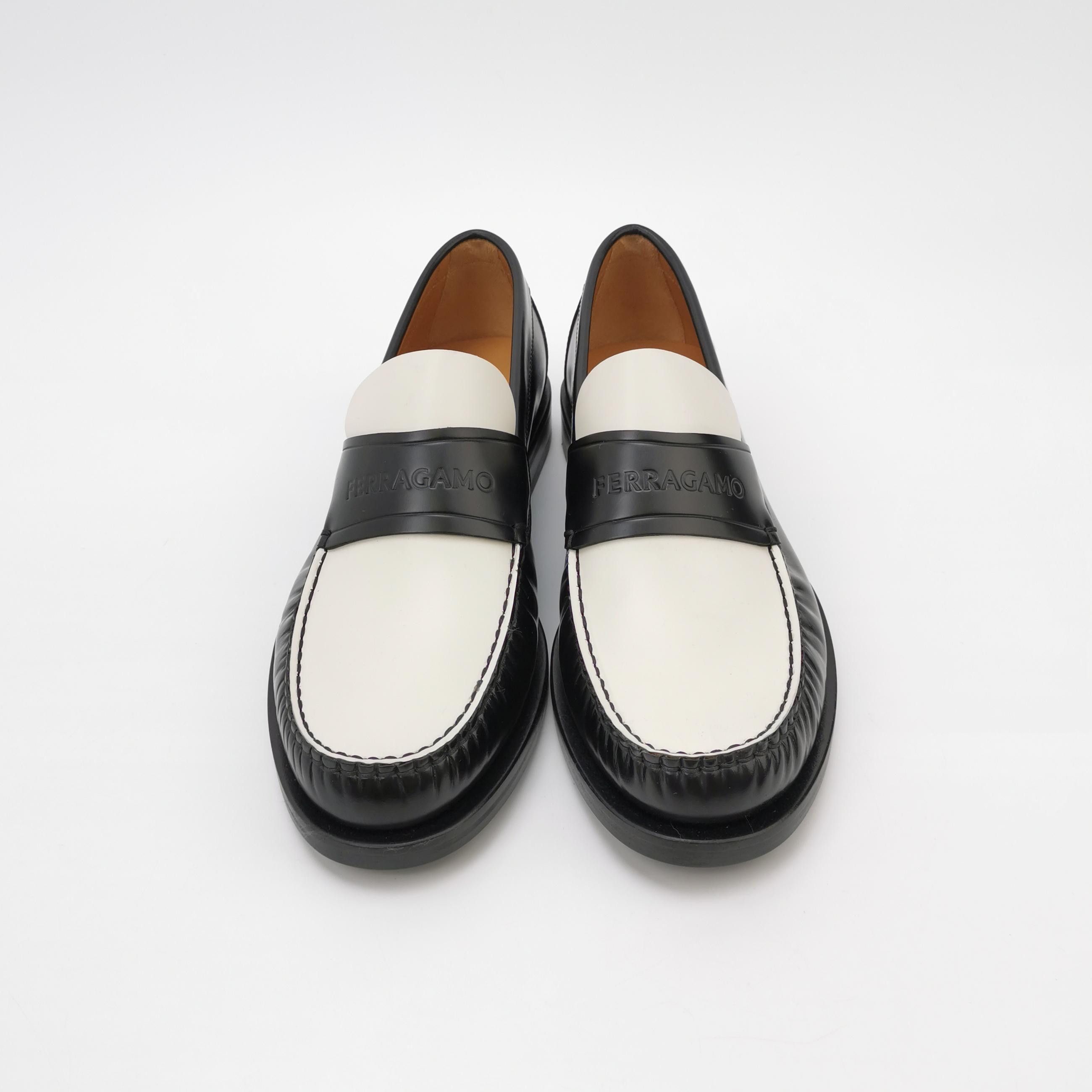 Salvatore Ferragamo Salvatore Ferragamo Bicolor Leather Logo Loafers Size 41 Size US 8 / EU 41 - 4 Thumbnail