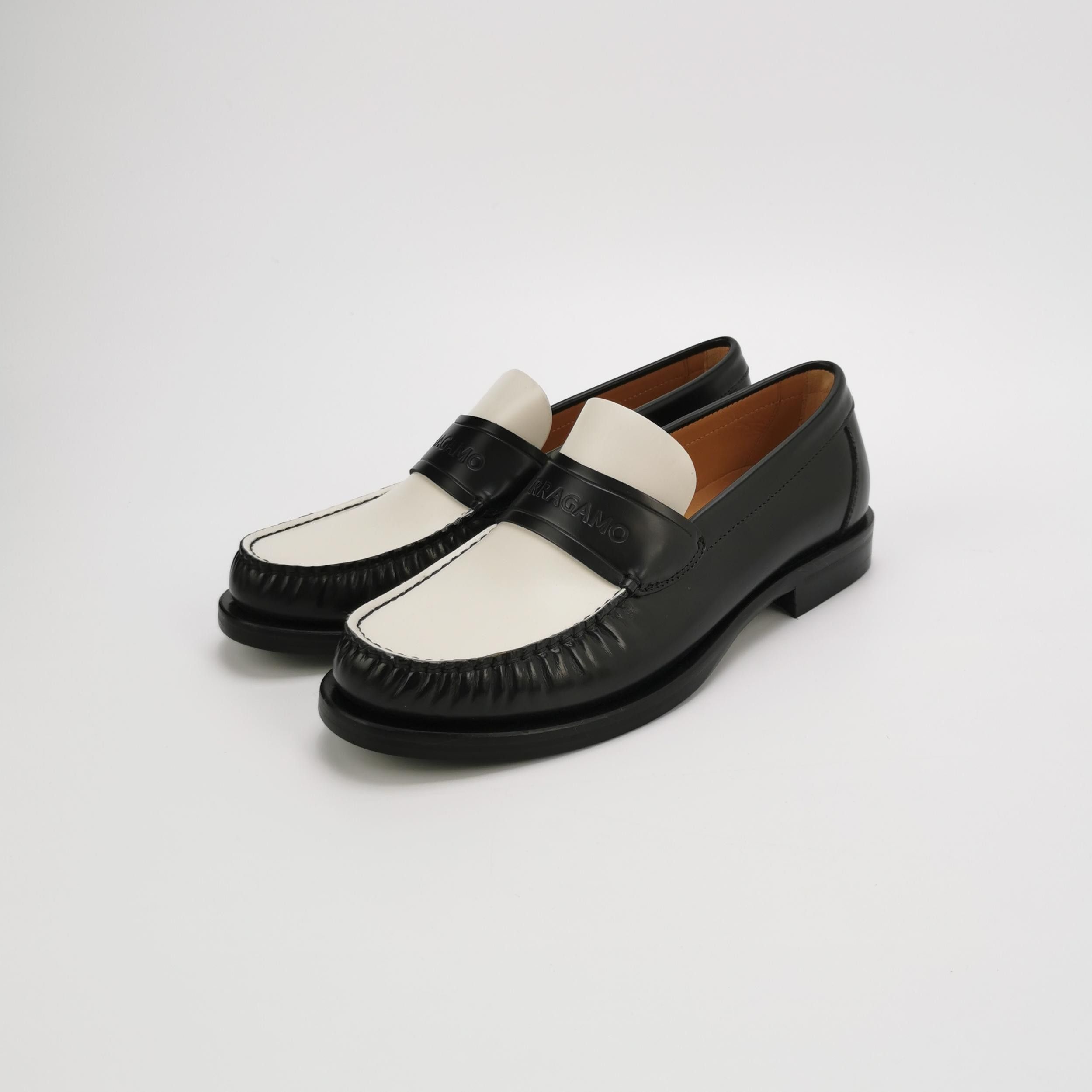 Salvatore Ferragamo Salvatore Ferragamo Bicolor Logo Loafers 39.5 Size US 6 / EU 39 - 3 Thumbnail