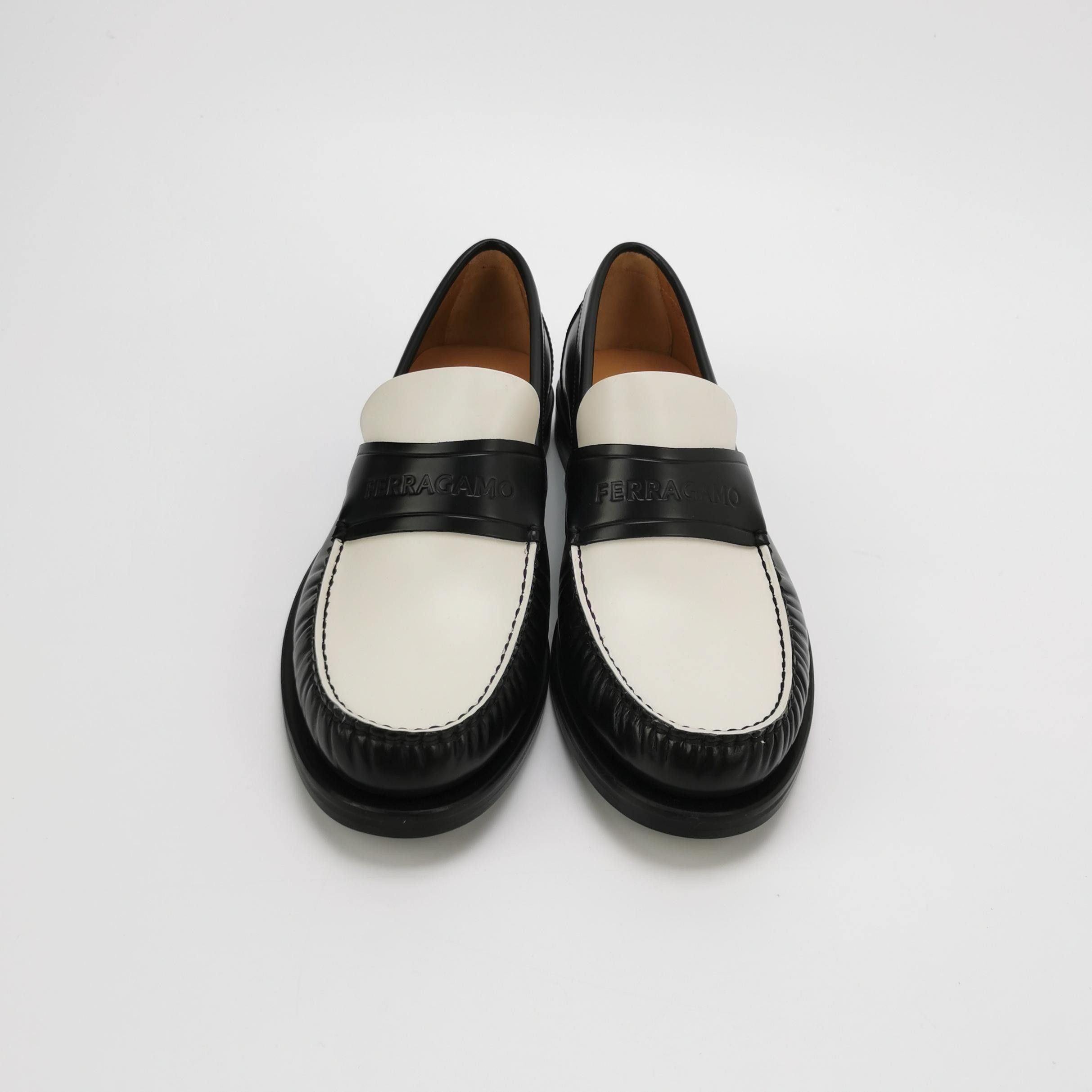 Salvatore Ferragamo Salvatore Ferragamo Bicolor Logo Loafers 39.5 Size US 6 / EU 39 - 4 Thumbnail