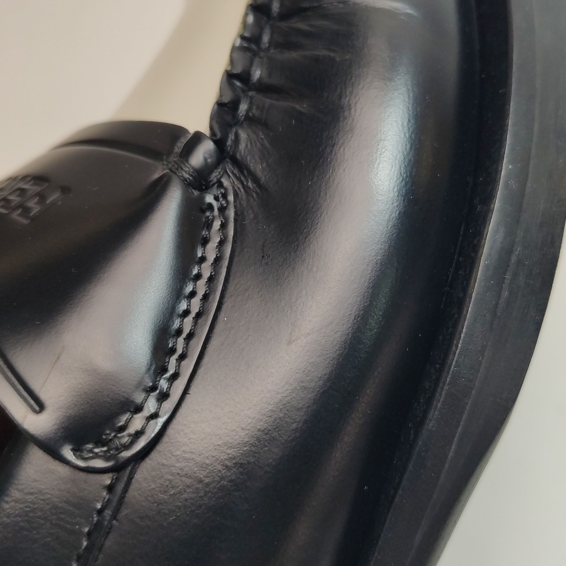 Salvatore Ferragamo Salvatore Ferragamo Bicolor Leather Loafers Size 7 Size US 8 / EU 41 - 9 Thumbnail