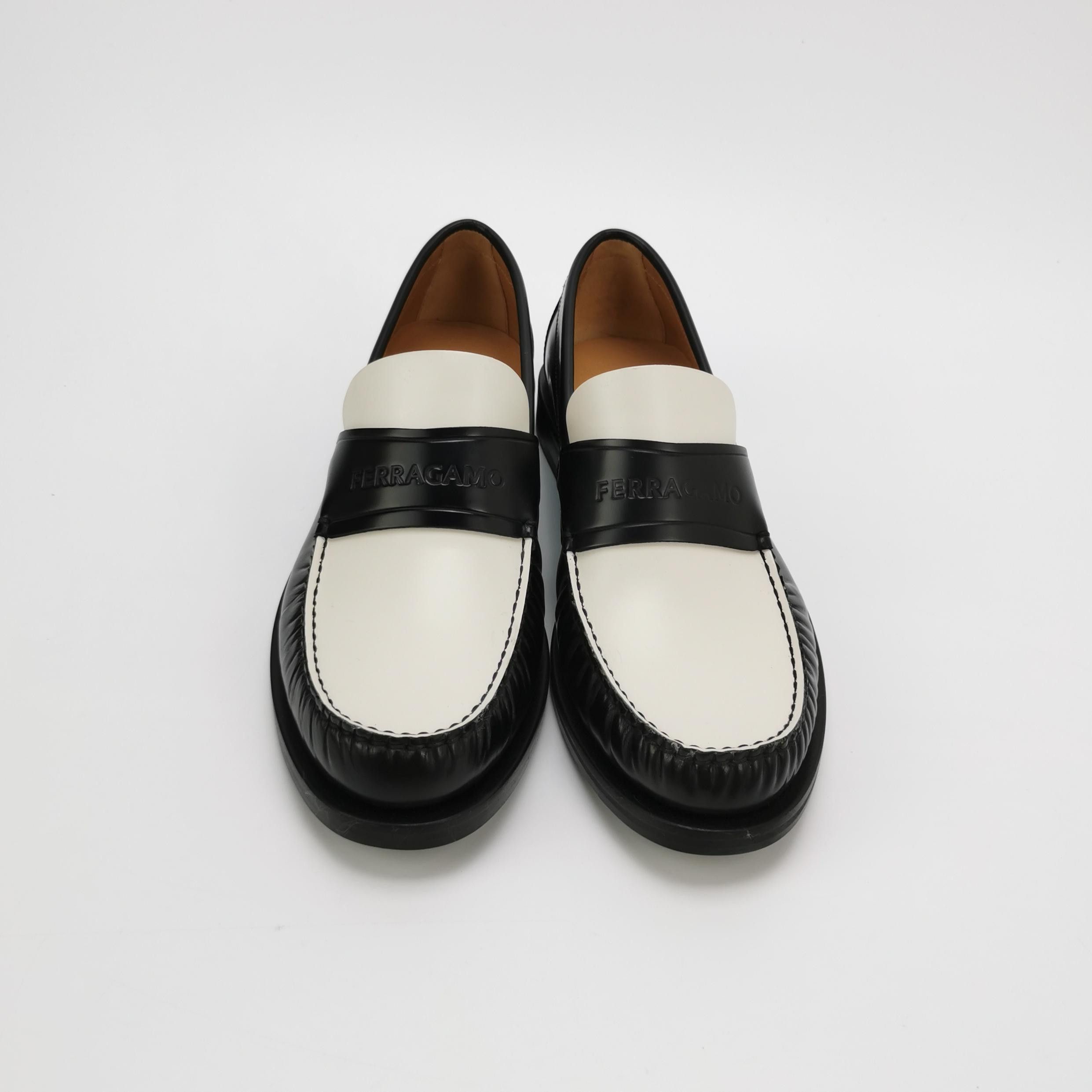 Salvatore Ferragamo Salvatore Ferragamo Bicolor Leather Loafers Size 7 Size US 8 / EU 41 - 4 Thumbnail
