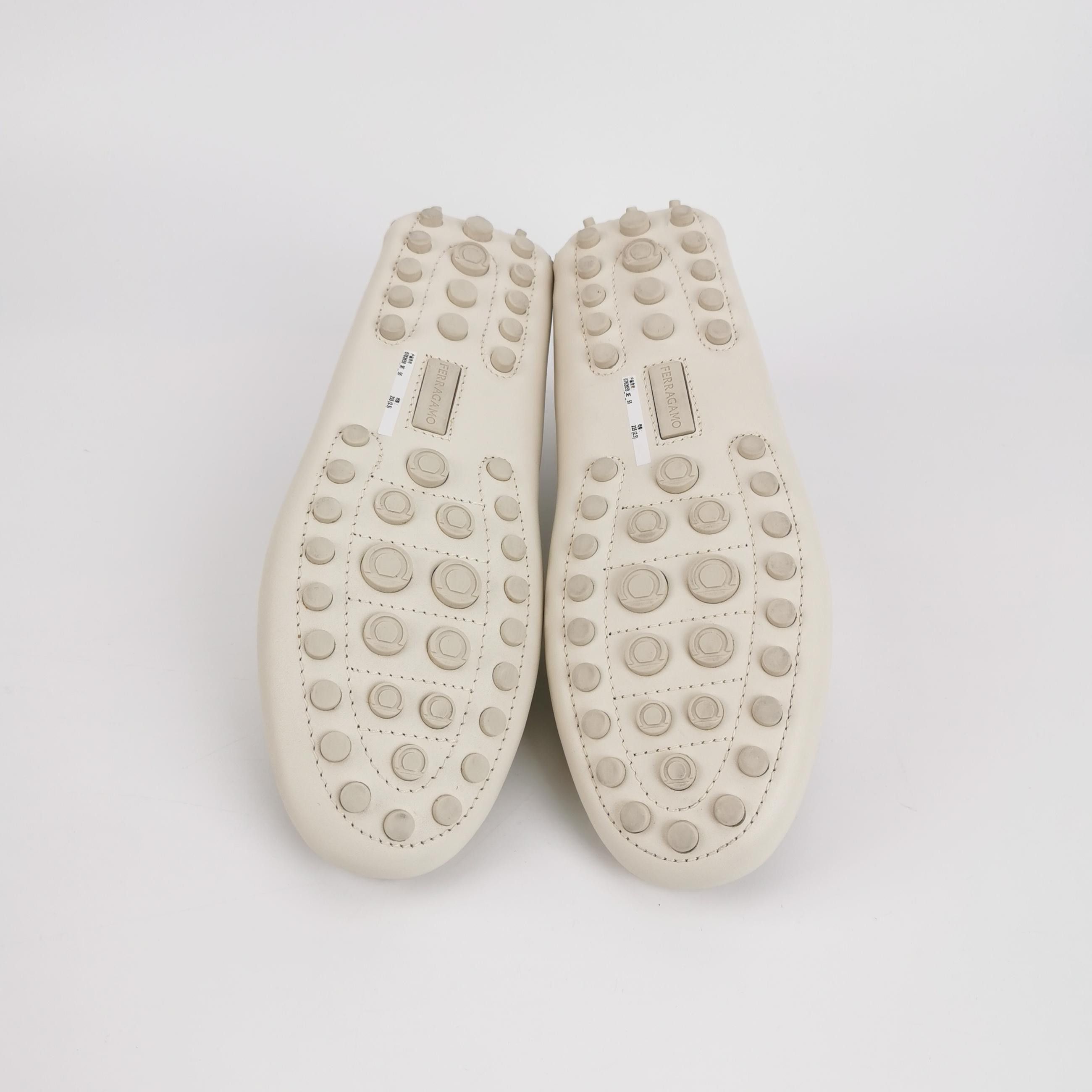 Salvatore Ferragamo Salvatore Ferragamo Gancini Leather Driving Flats 39.5 Size US 9.5 / IT 39.5 - 6 Thumbnail
