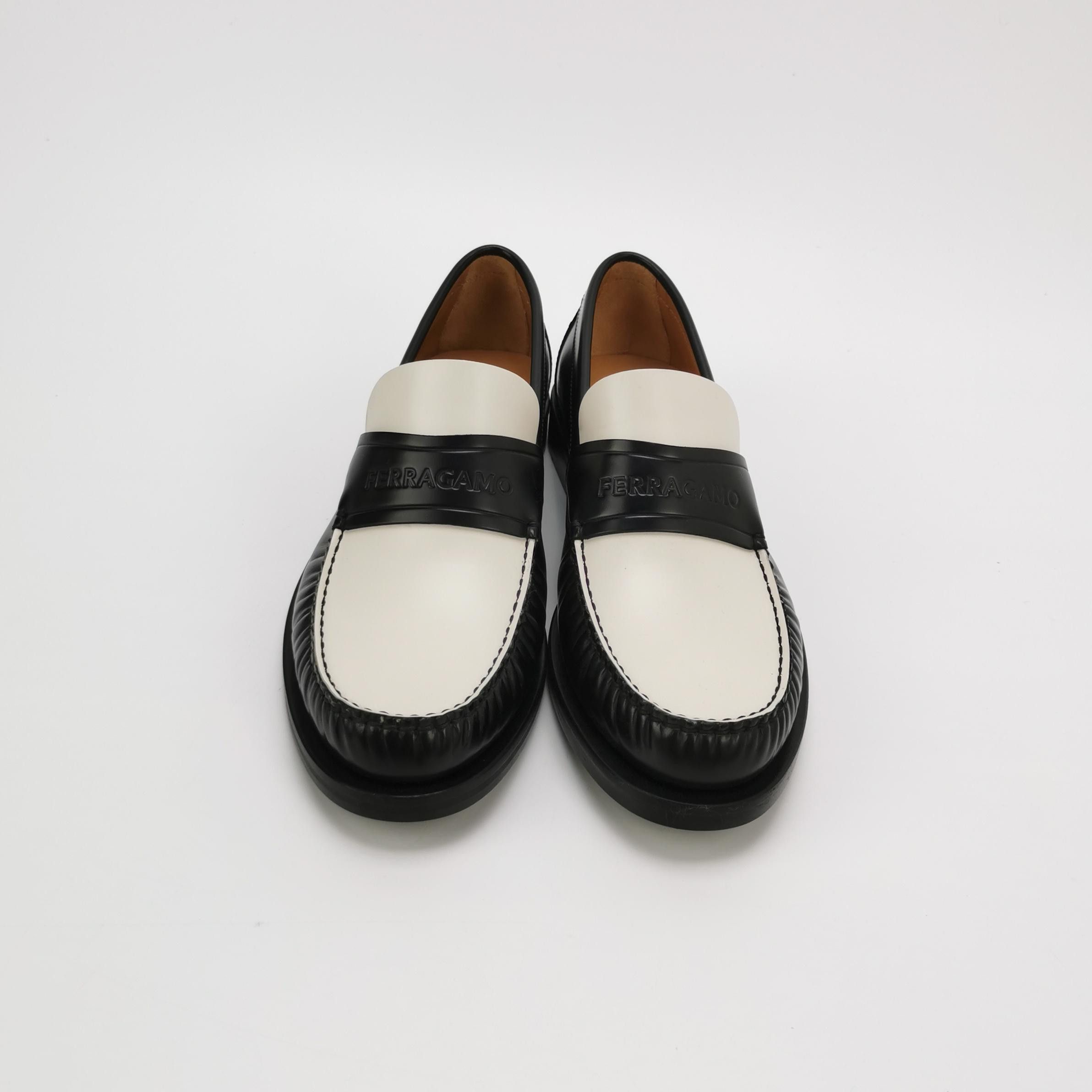 Salvatore Ferragamo Salvatore Ferragamo Bicolor Leather Loafers 40 Size US 7 / EU 40 - 4 Thumbnail