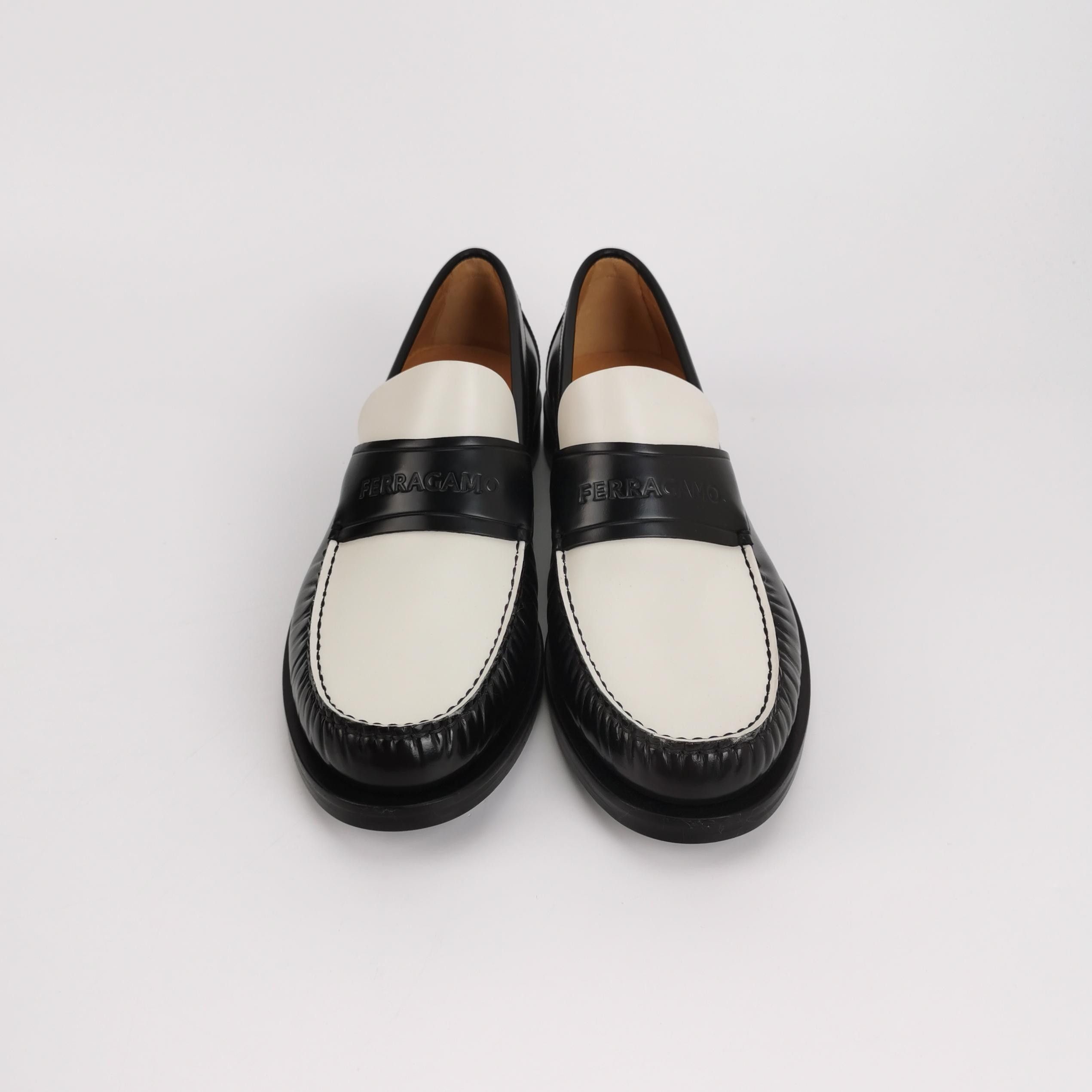 Salvatore Ferragamo Salvatore Ferragamo Bi-color Logo Loafers 7.5 Size US 8 / EU 41 - 4 Thumbnail