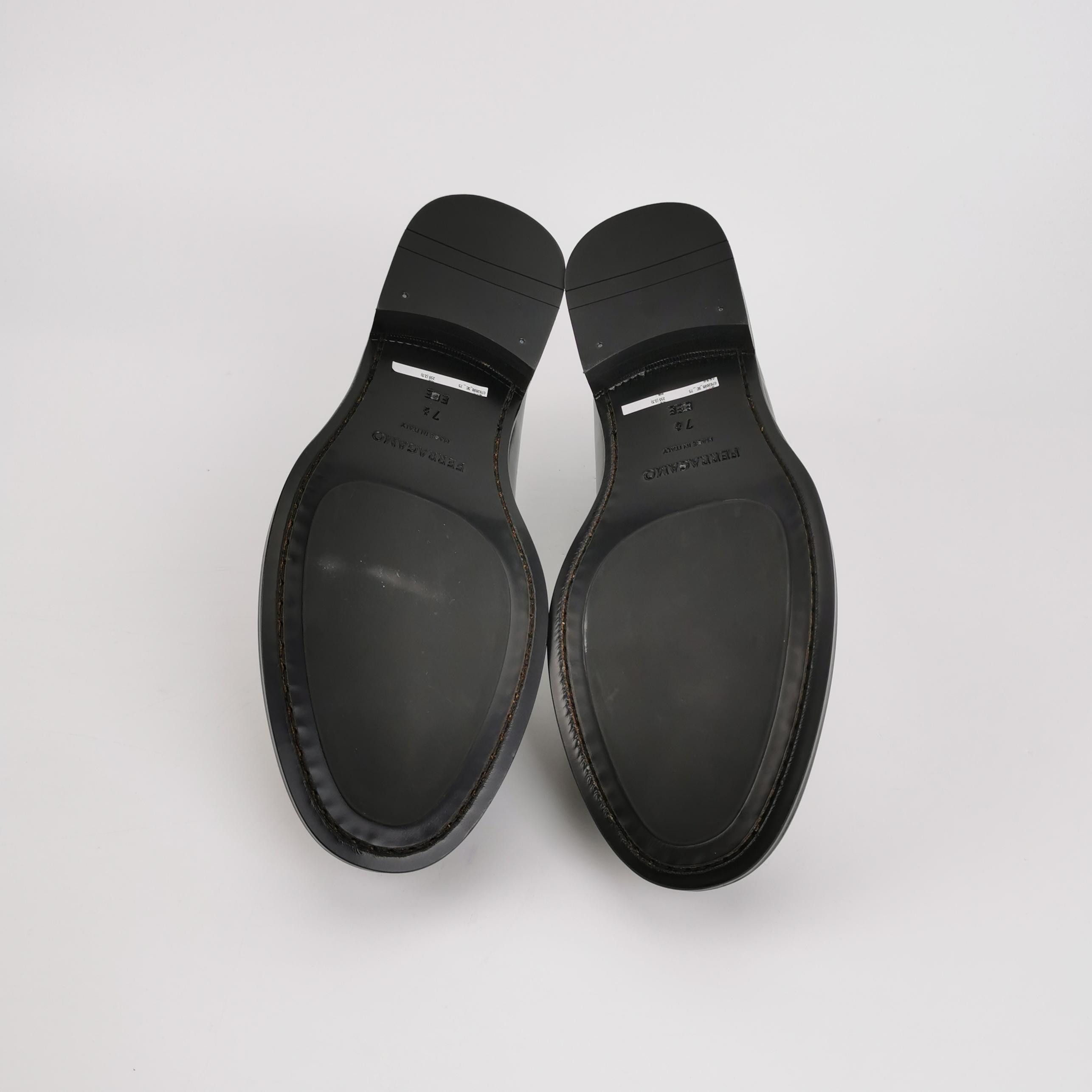 Salvatore Ferragamo Salvatore Ferragamo Bi-color Logo Loafers 7.5 Size US 8 / EU 41 - 6 Thumbnail