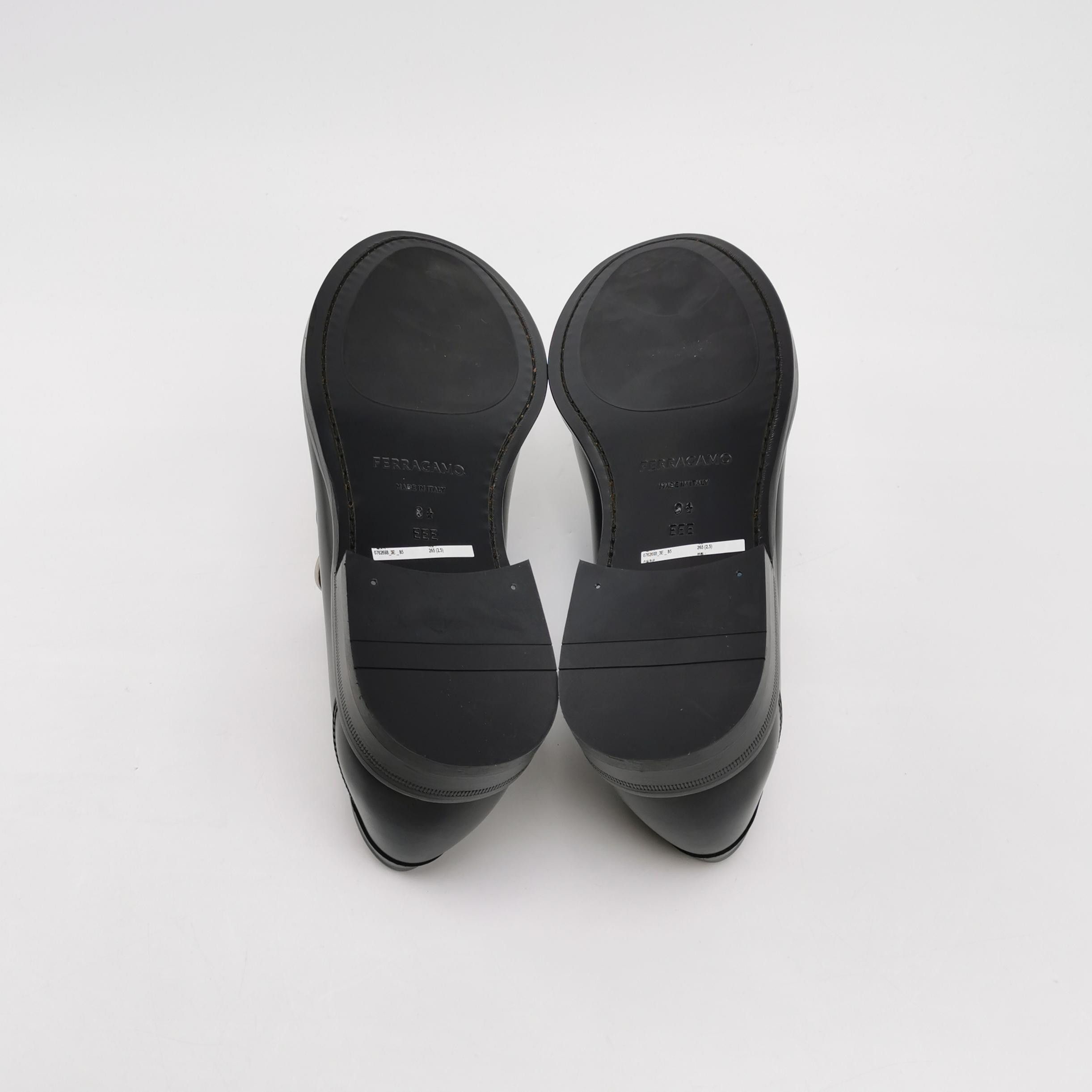 Salvatore Ferragamo Salvatore Ferragamo Two-Tone Leather Loafers 8.5 Size US 9 / EU 42 - 6 Thumbnail