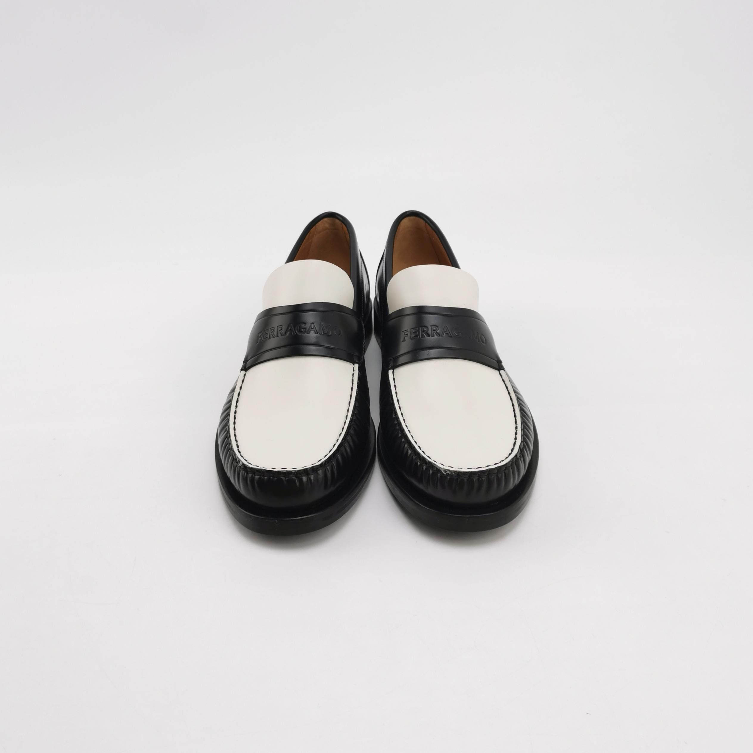 Salvatore Ferragamo Salvatore Ferragamo Two-Tone Logo Loafers Size 7 Size US 7 / EU 40 - 4 Thumbnail