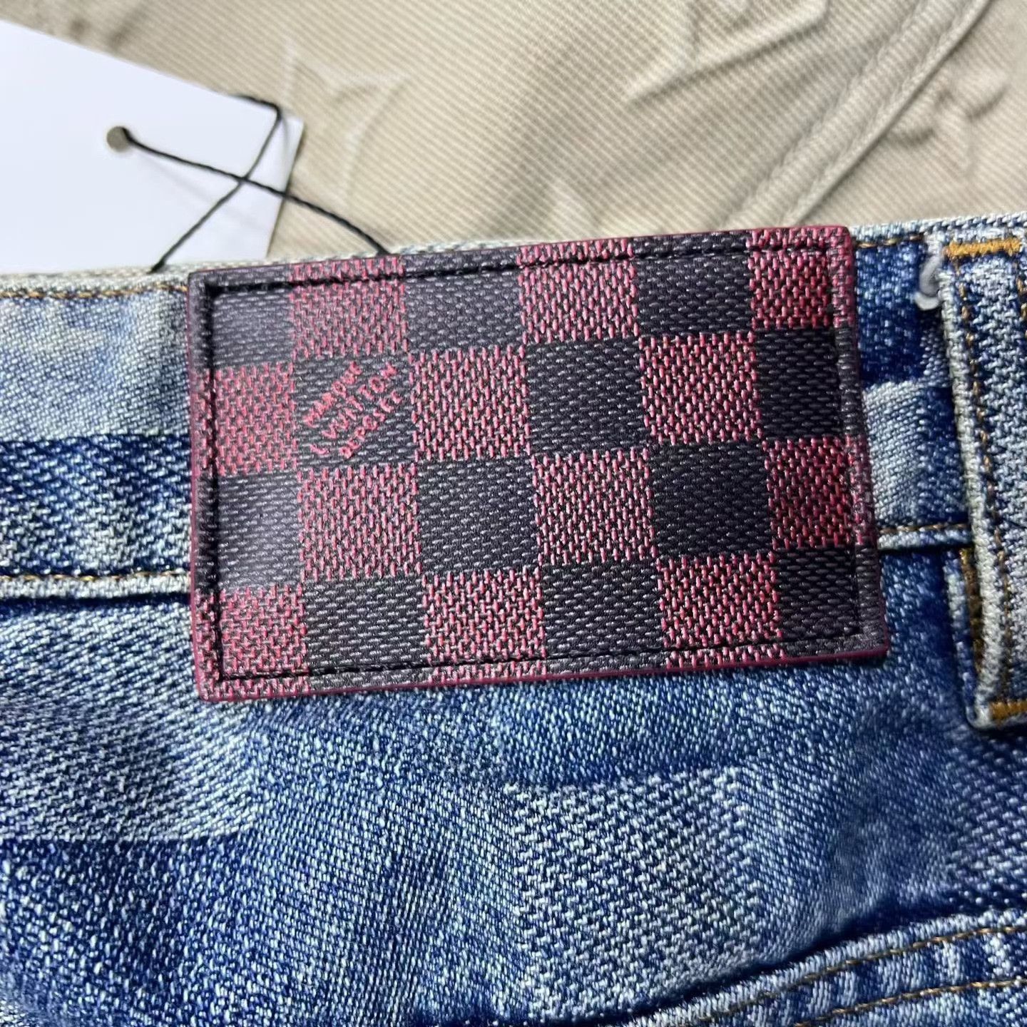 Louis Vuitton Louis Vuitton Plaid Oversized Blue Denim Jeans 28 Men Size US 28 / EU 44 - 6 Thumbnail