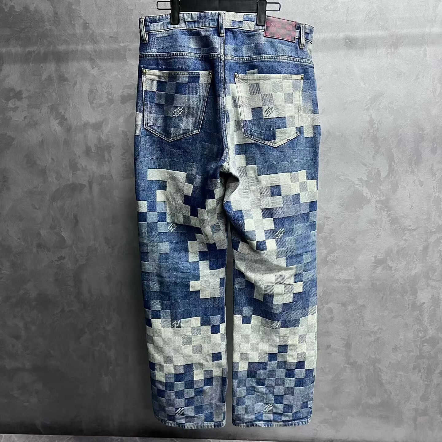 Louis Vuitton Louis Vuitton Plaid Oversized Blue Denim Jeans 28 Men Size US 28 / EU 44 - 2 Thumbnail