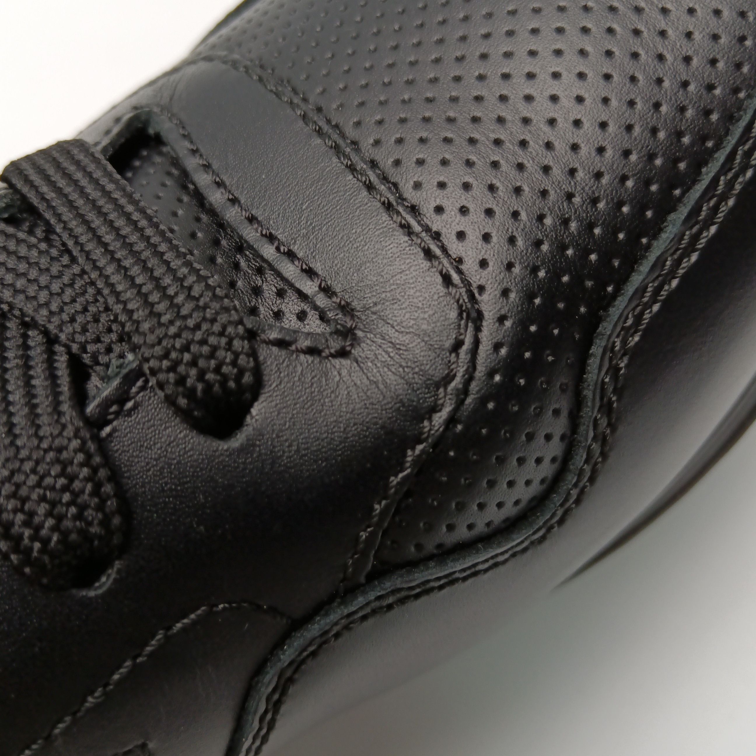 Hogan Hogan Leather Perforated Logo Sneakers 41.5 Size US 8 / EU 41 - 10 Thumbnail