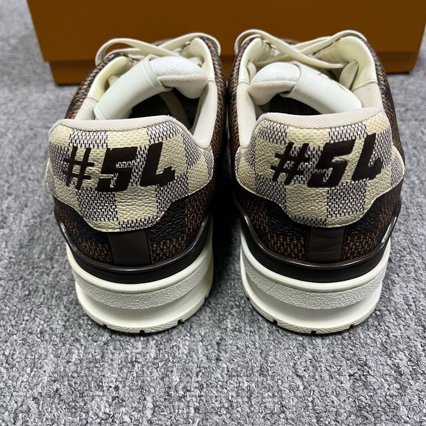 Louis Vuitton Louis Vuitton Checkered Brown Lowtop Sneakers 9 Men Size US 9 / EU 42 - 4 Thumbnail