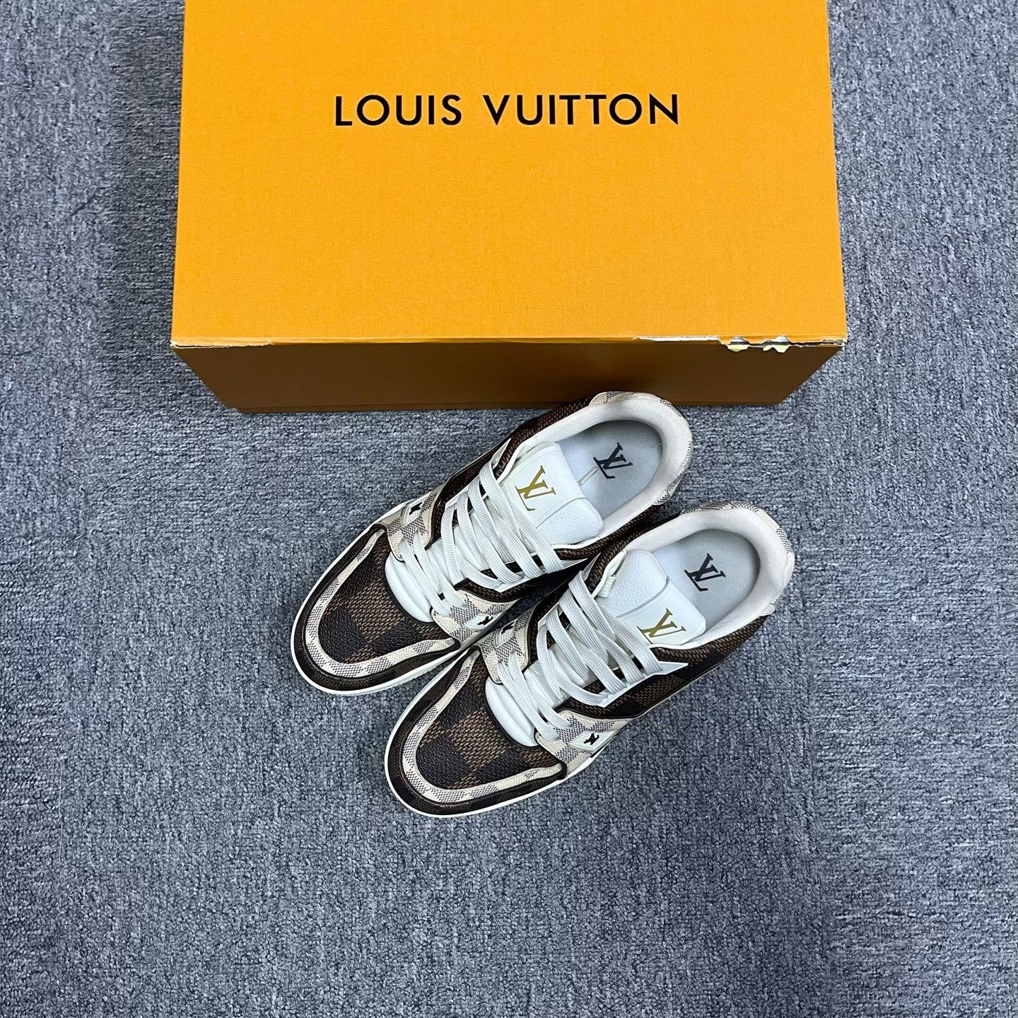 Louis Vuitton Louis Vuitton Checkered Brown Lowtop Sneakers 9 Men Size US 9 / EU 42 - 3 Thumbnail