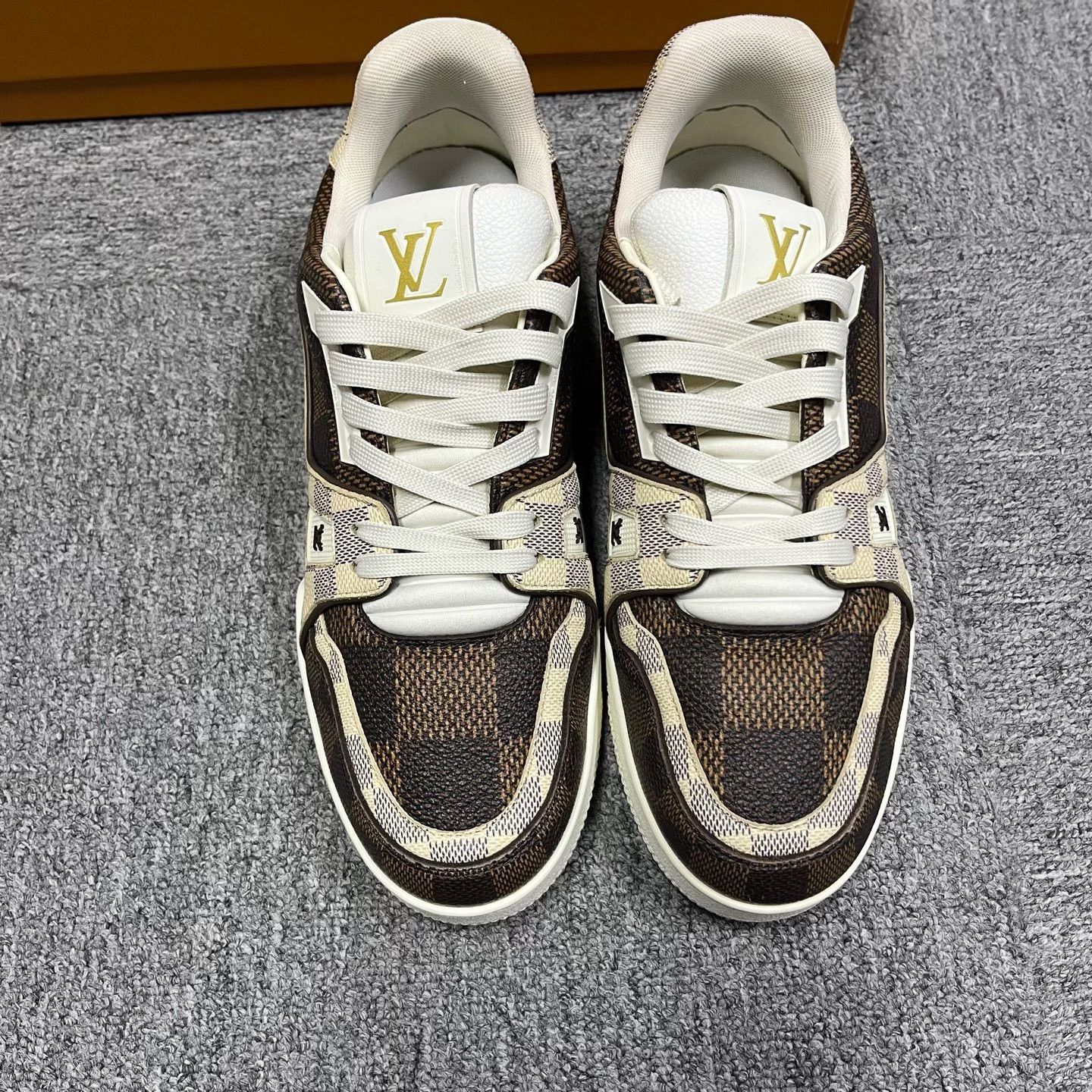 Louis Vuitton Louis Vuitton Checkered Brown Lowtop Sneakers 9 Men Size US 9 / EU 42 - 2 Thumbnail