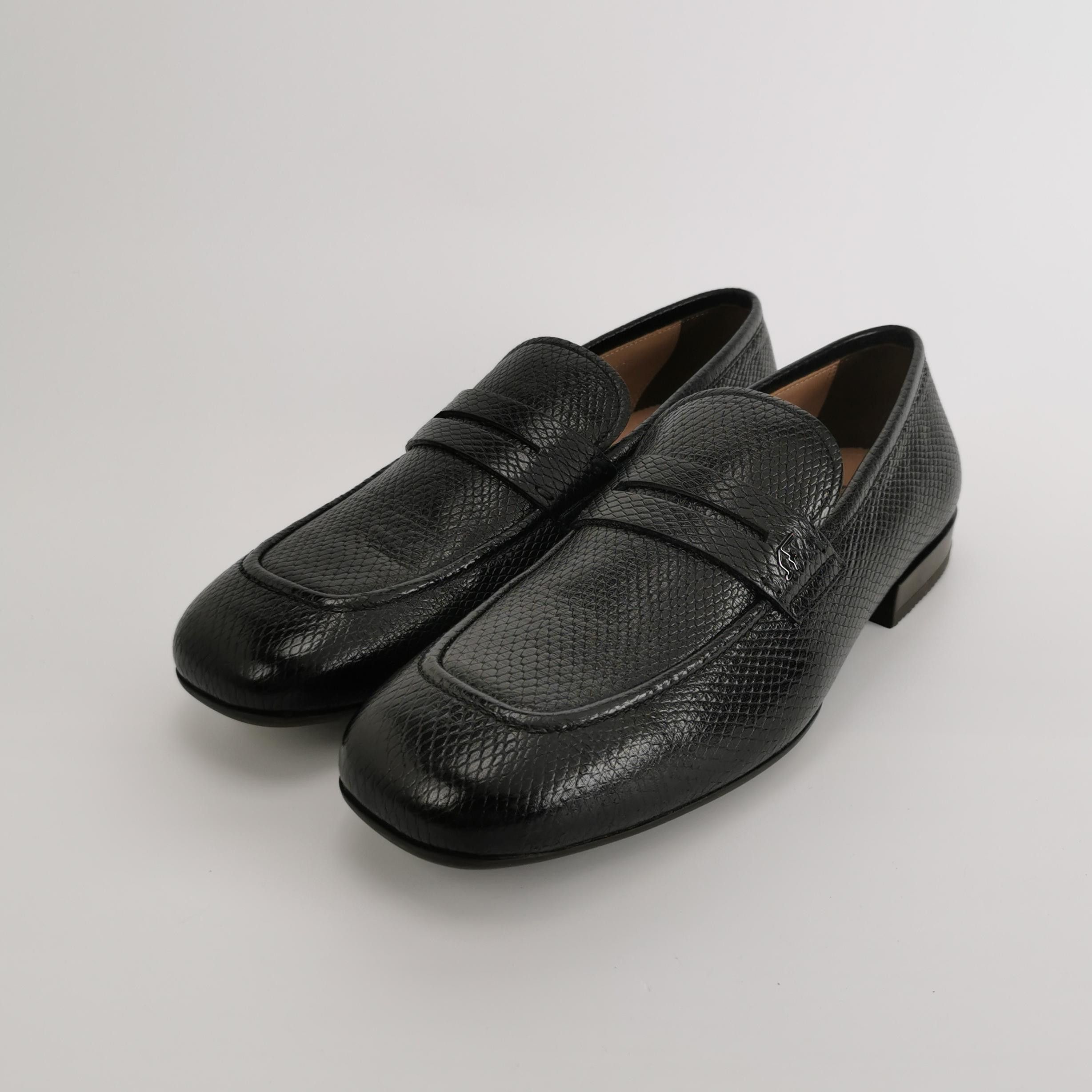 Salvatore Ferragamo Salvatore Ferragamo Textured Leather Loafers 42.5 Size US 9 / EU 42 - 3 Thumbnail