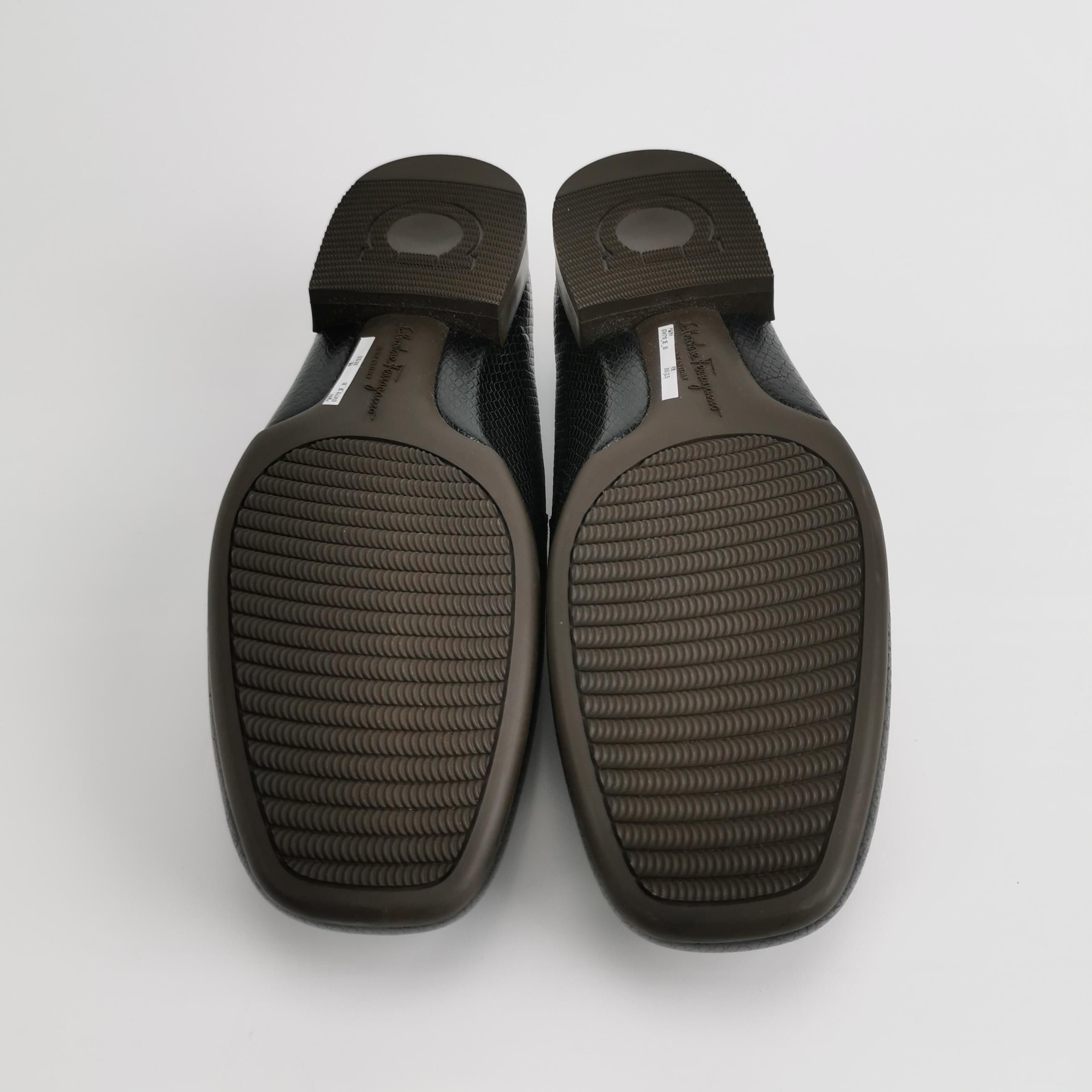 Salvatore Ferragamo Salvatore Ferragamo Textured Leather Loafers 42.5 Size US 9 / EU 42 - 6 Thumbnail