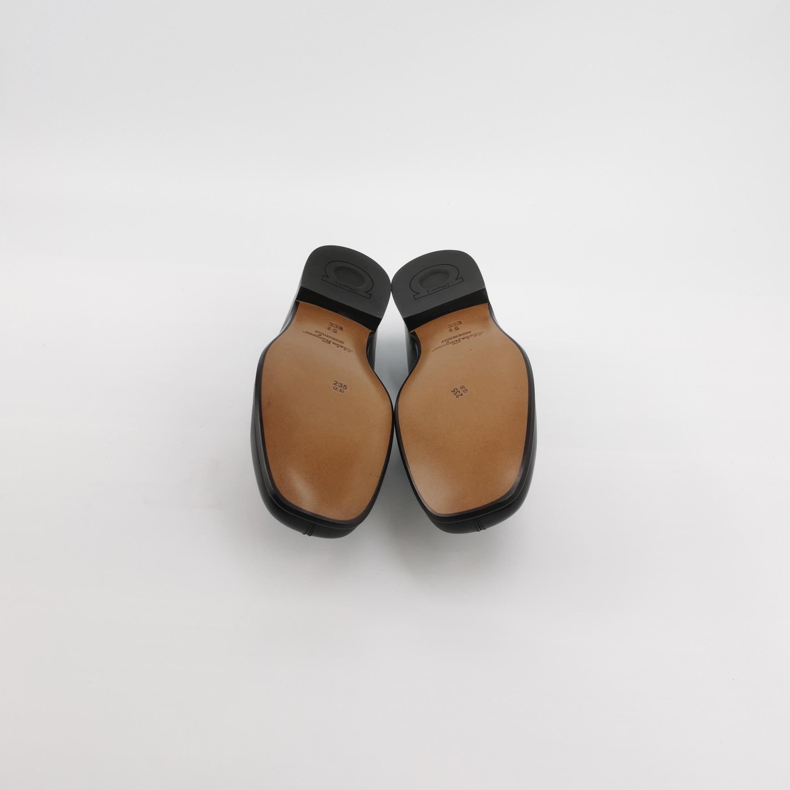 Salvatore Ferragamo Ferragamo Gancini Calfskin Loafers 39.5 Size US 6 / EU 39 - 6 Thumbnail