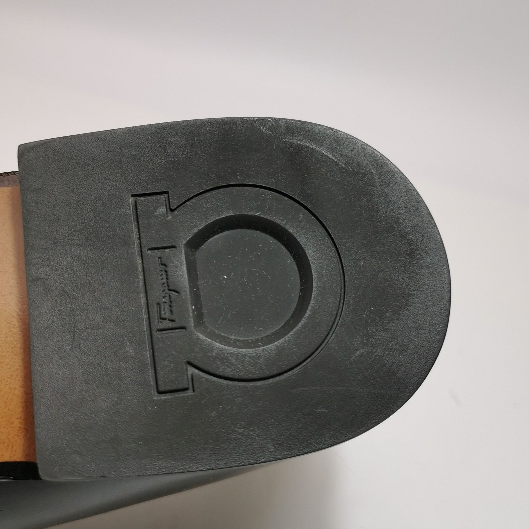 Salvatore Ferragamo Ferragamo Gancini Calfskin Loafers 39.5 Size US 6 / EU 39 - 12 Thumbnail