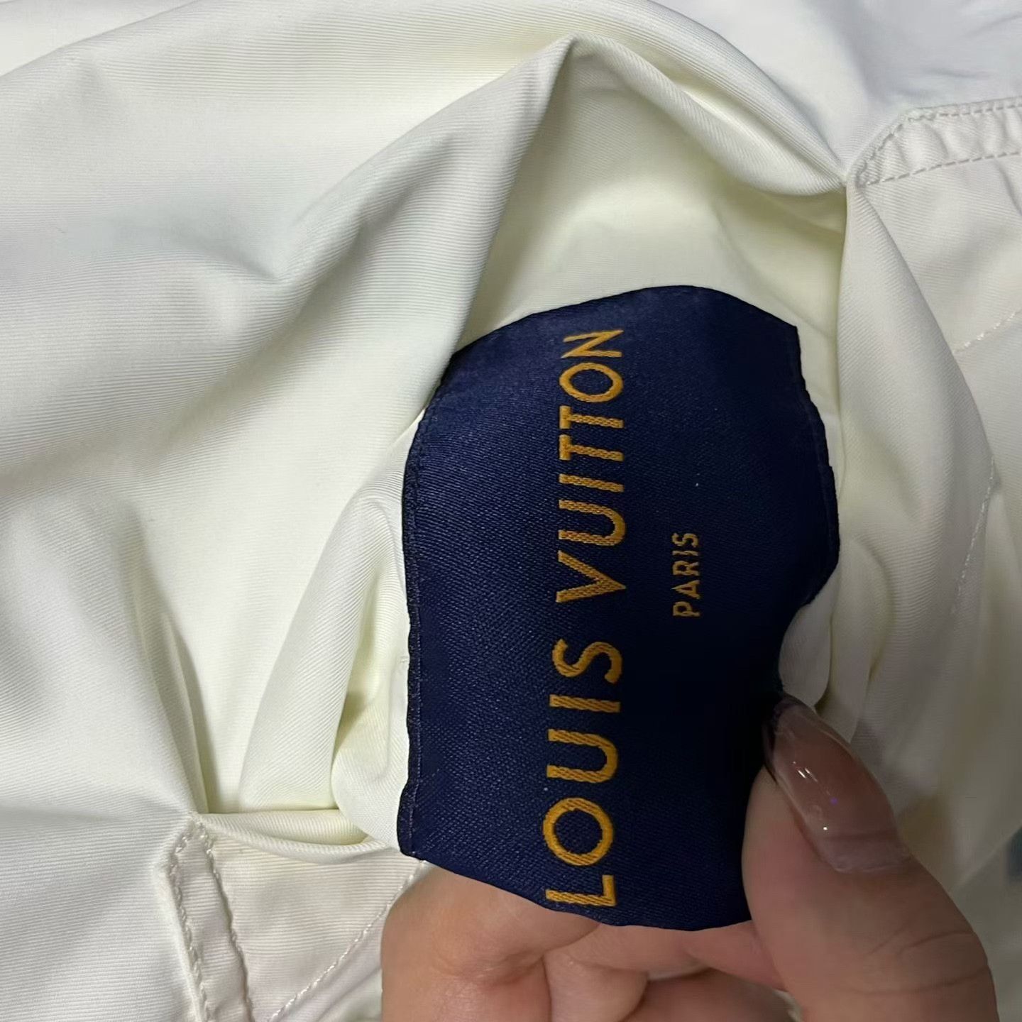 Louis Vuitton Louis Vuitton Casual White Light Jacket s Men Size US S / EU 44-46 / 1 - 5 Thumbnail
