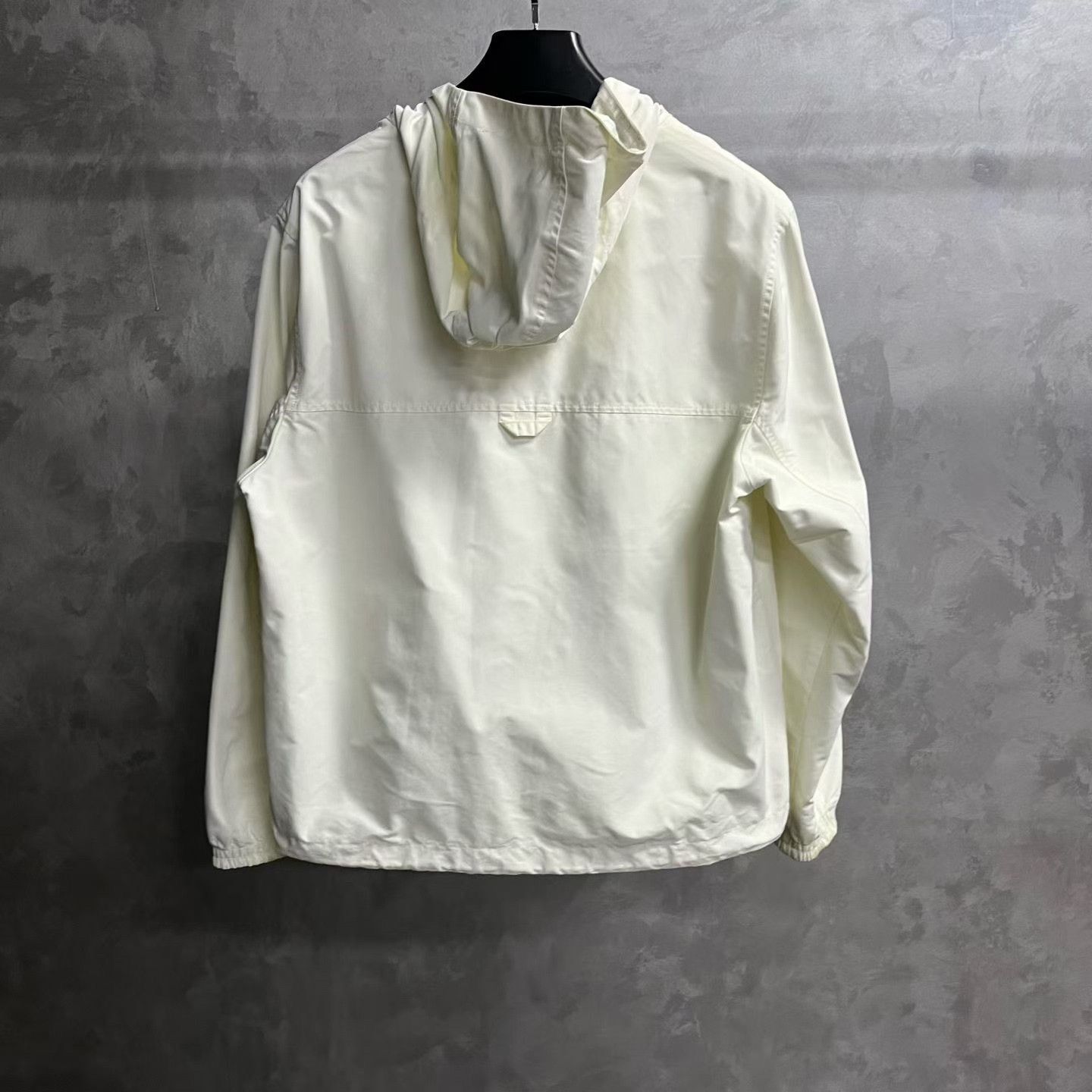 Louis Vuitton Louis Vuitton Casual White Light Jacket s Men Size US S / EU 44-46 / 1 - 2 Thumbnail