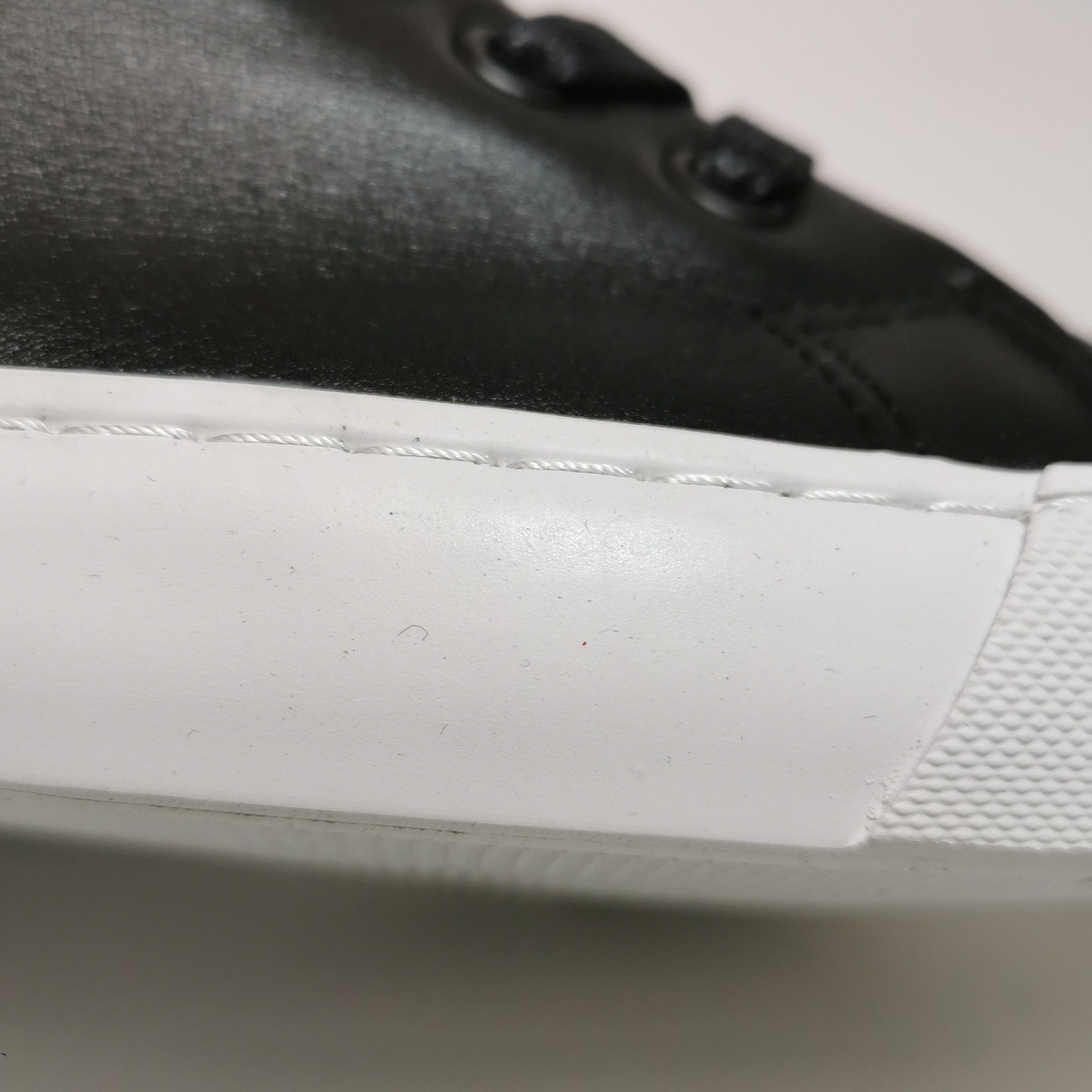 Moschino Moschino Logo Heel Leather Low-Top Sneakers EU 40 Size US 7 / EU 40 - 8 Thumbnail