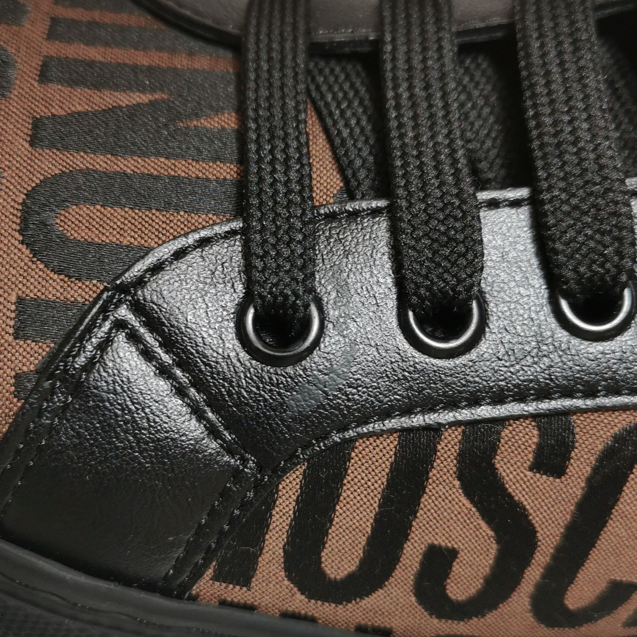 Moschino Moschino Logo Print Canvas Sneakers EU 43 Size US 10 / EU 43 - 8 Thumbnail