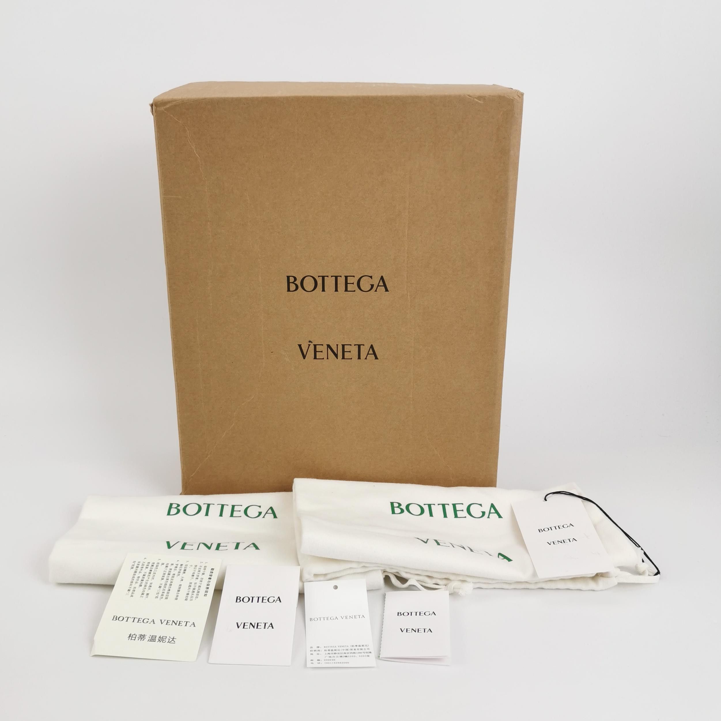 Bottega Veneta Bottega Veneta White Leather Hi-Top Sneakers 40 Size US 7 / EU 40 - 7 Thumbnail