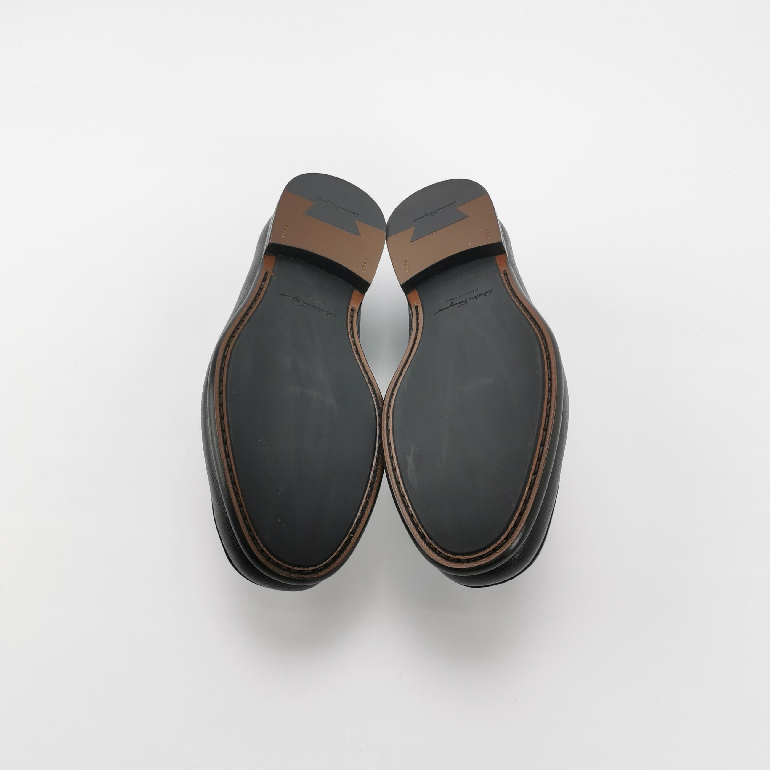 Salvatore Ferragamo Salvatore Ferragamo Gancini Buckle Leather Loafers US 7.5 Size US 7 / EU 40 - 6 Thumbnail