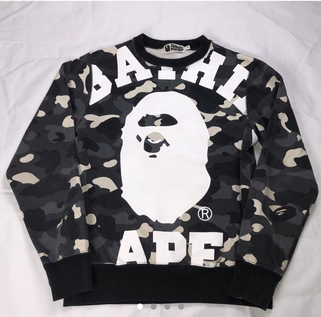 Bape Bape glow in the dark jumper Size US S / EU 44-46 / 1 - 1 Thumbnail