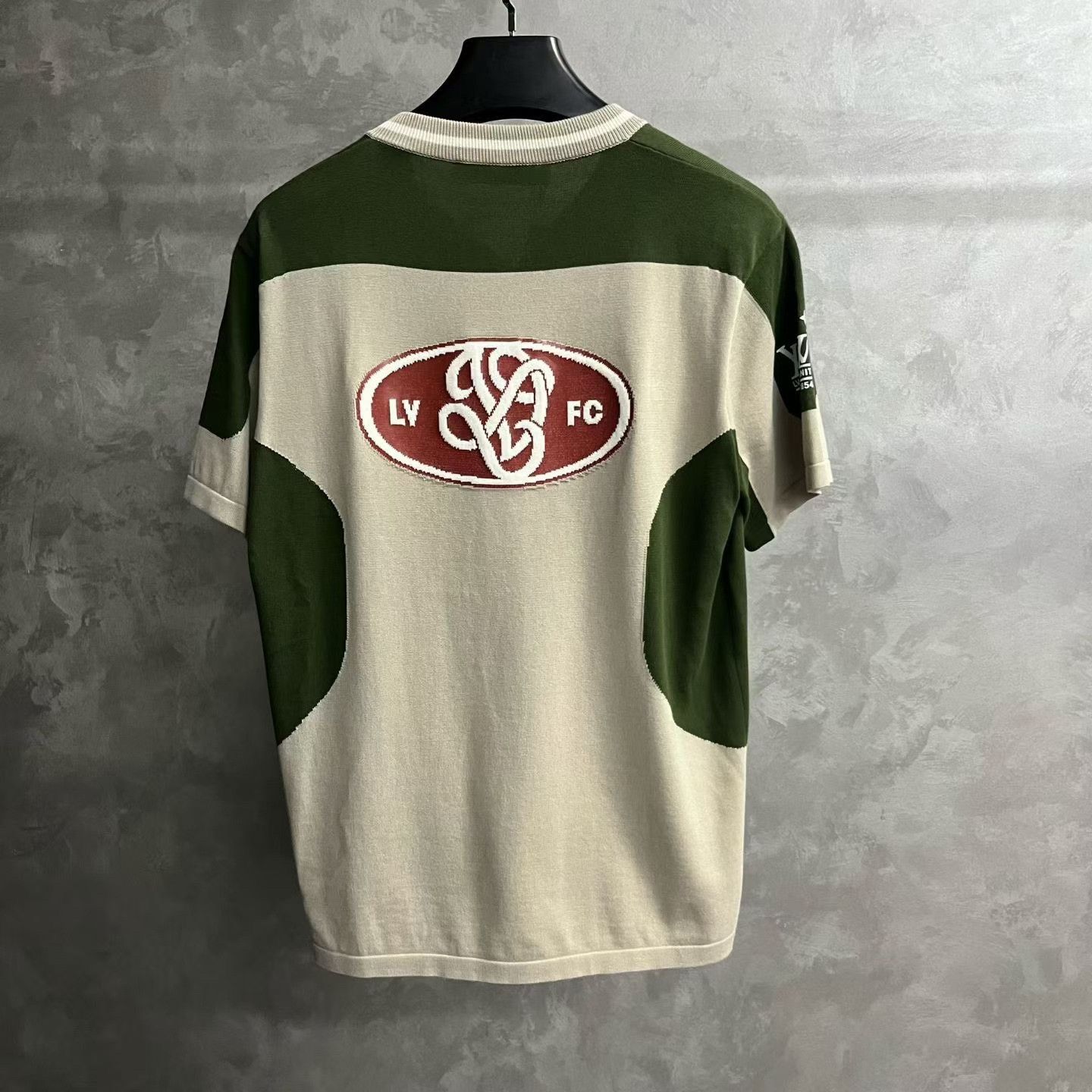 Louis Vuitton Louis Vuitton Multi T-Shirt m Men Size US M / EU 48-50 / 2 - 2 Thumbnail