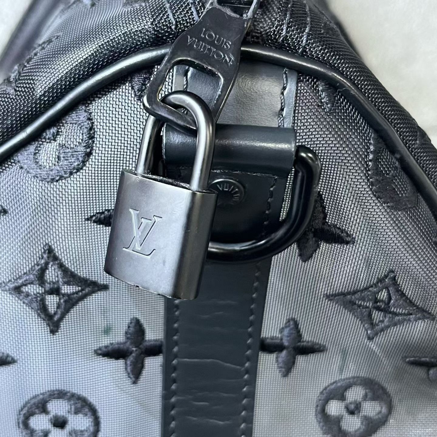 Louis Vuitton Louis Vuitton Black Bag one size Men Size ONE SIZE - 6 Thumbnail
