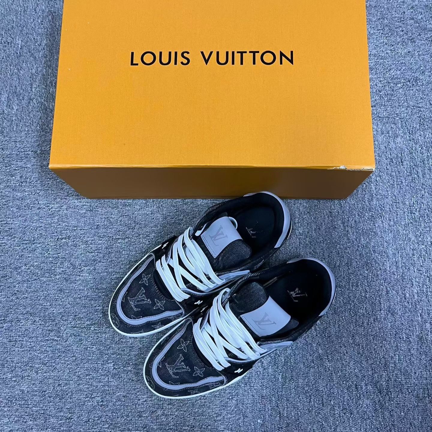 Louis Vuitton Louis Vuitton Leather Embroidered Black Lowtop Sneakers Men Size US 8 / EU 41 - 6 Thumbnail