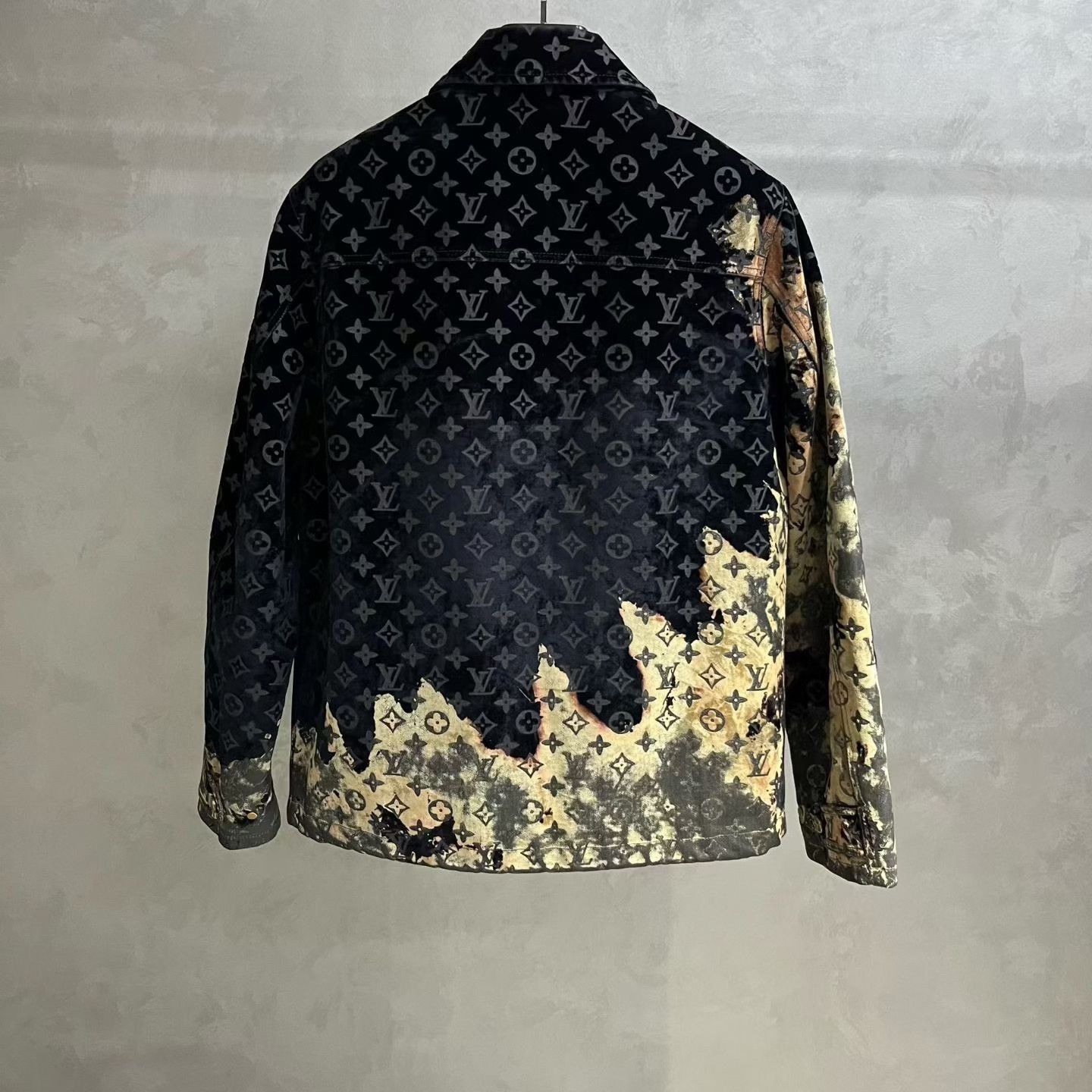Louis Vuitton Louis Vuitton Printed Multi Light Jacket xxs Men Size US XXS / EU 40 - 2 Thumbnail
