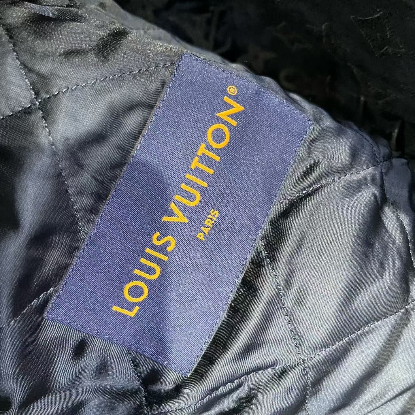 Louis Vuitton Louis Vuitton Printed Multi Light Jacket xxs Men Size US XXS / EU 40 - 4 Thumbnail