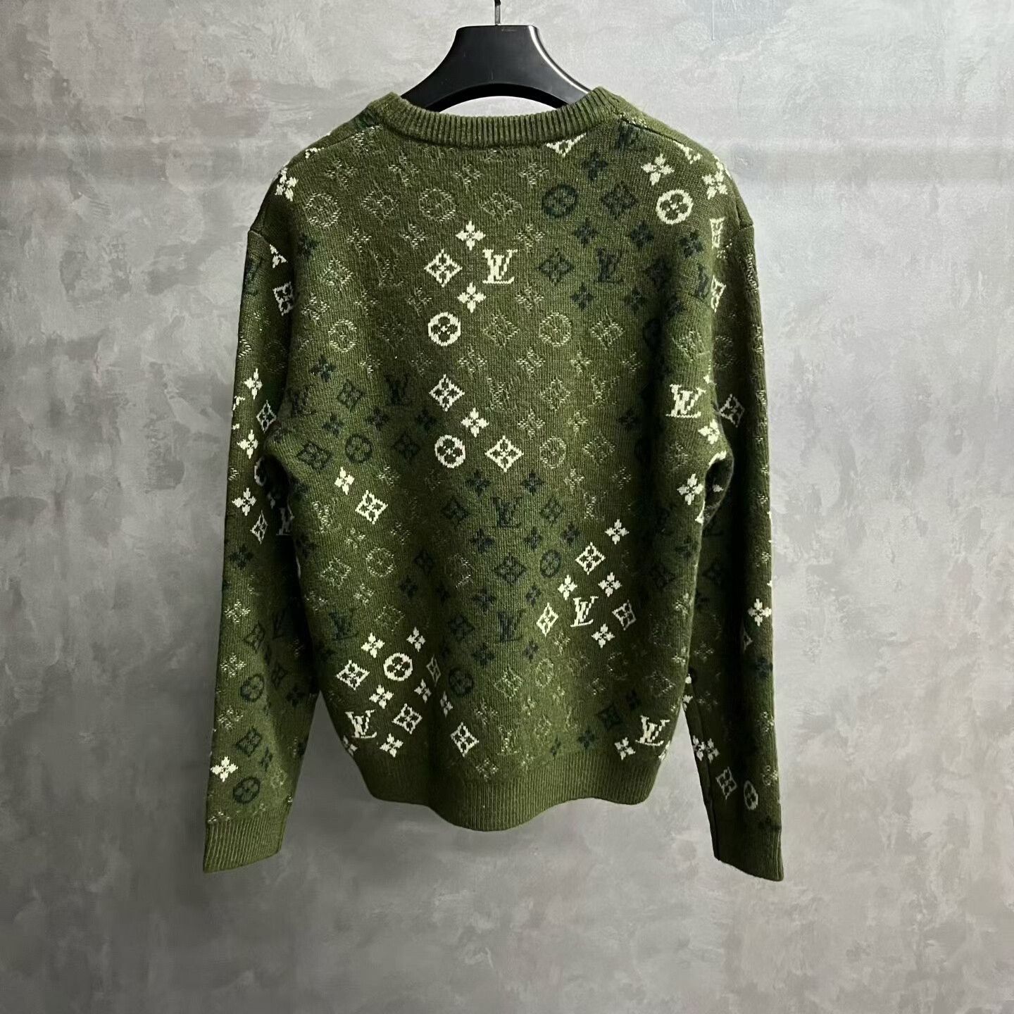 Louis Vuitton Louis Vuitton Printed Sweater m Men Size US M / EU 48-50 / 2 - 2 Thumbnail