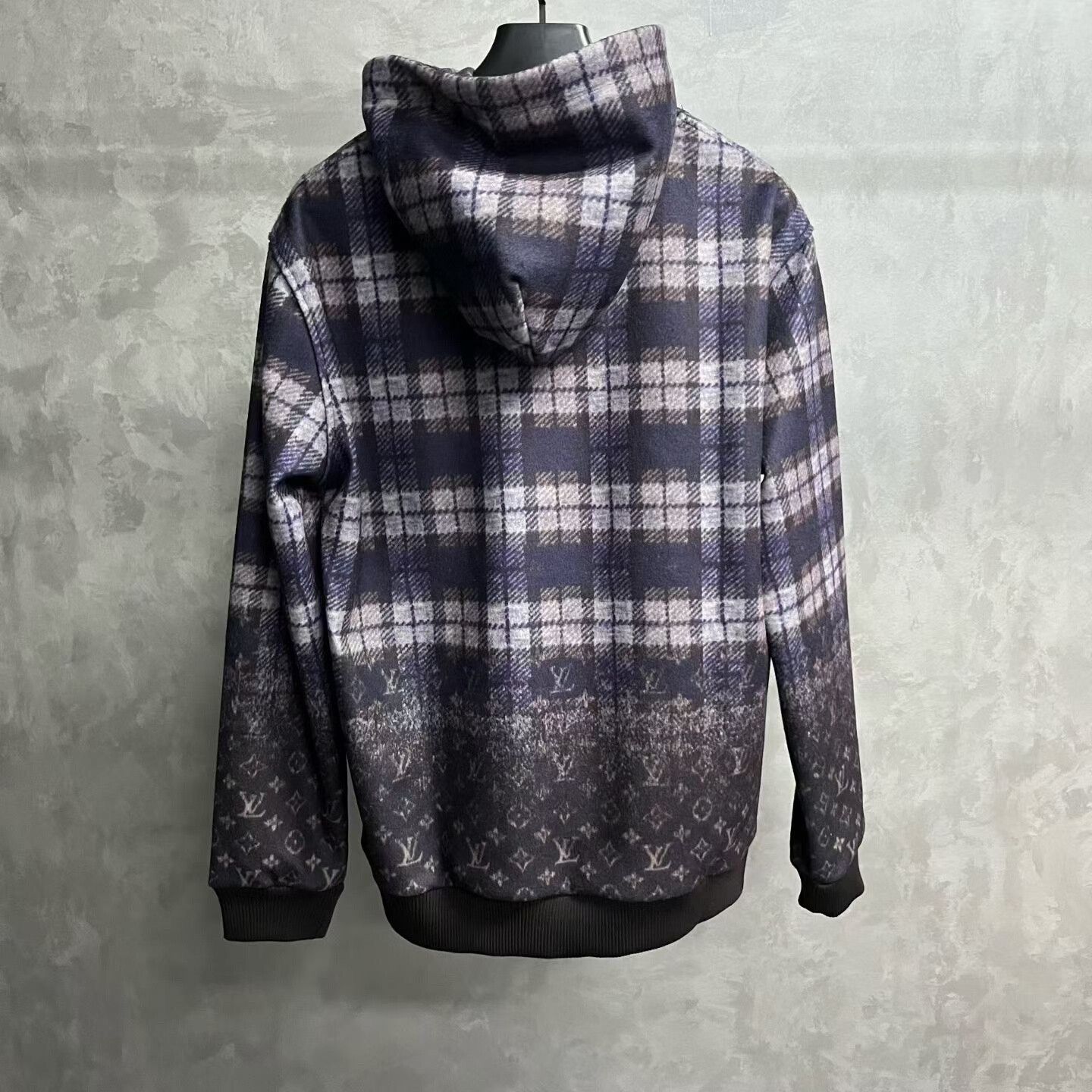 Louis Vuitton Louis Vuitton Sweater l Men Size US L / EU 52-54 / 3 - 2 Thumbnail