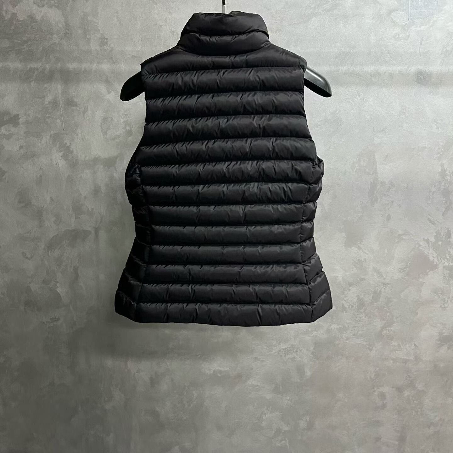 Balenciaga Balenciaga Down Printed Black Vest S Women Size S / US 4 / IT 40 - 2 Thumbnail