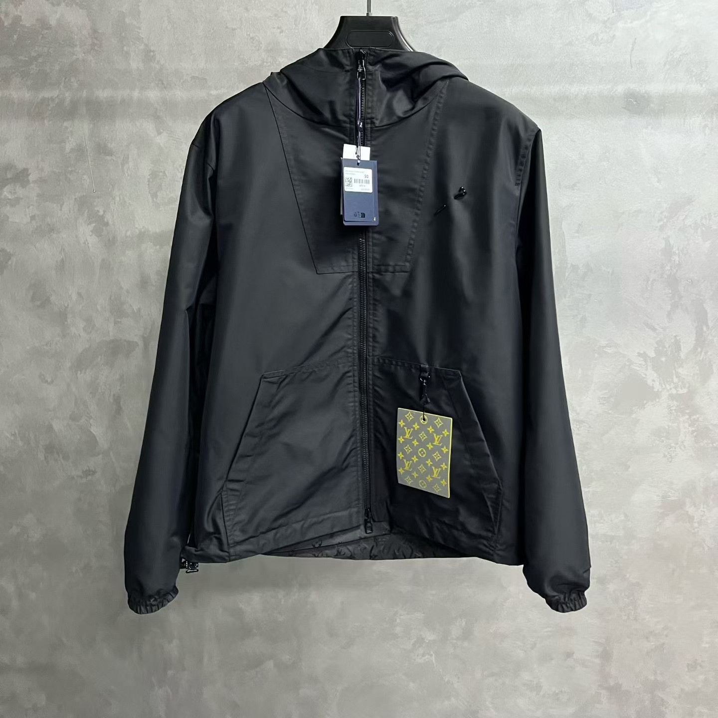 Louis Vuitton Louis Vuitton Nylon Black Light Jacket m Men Size US M / EU 48-50 / 2 - 3 Thumbnail