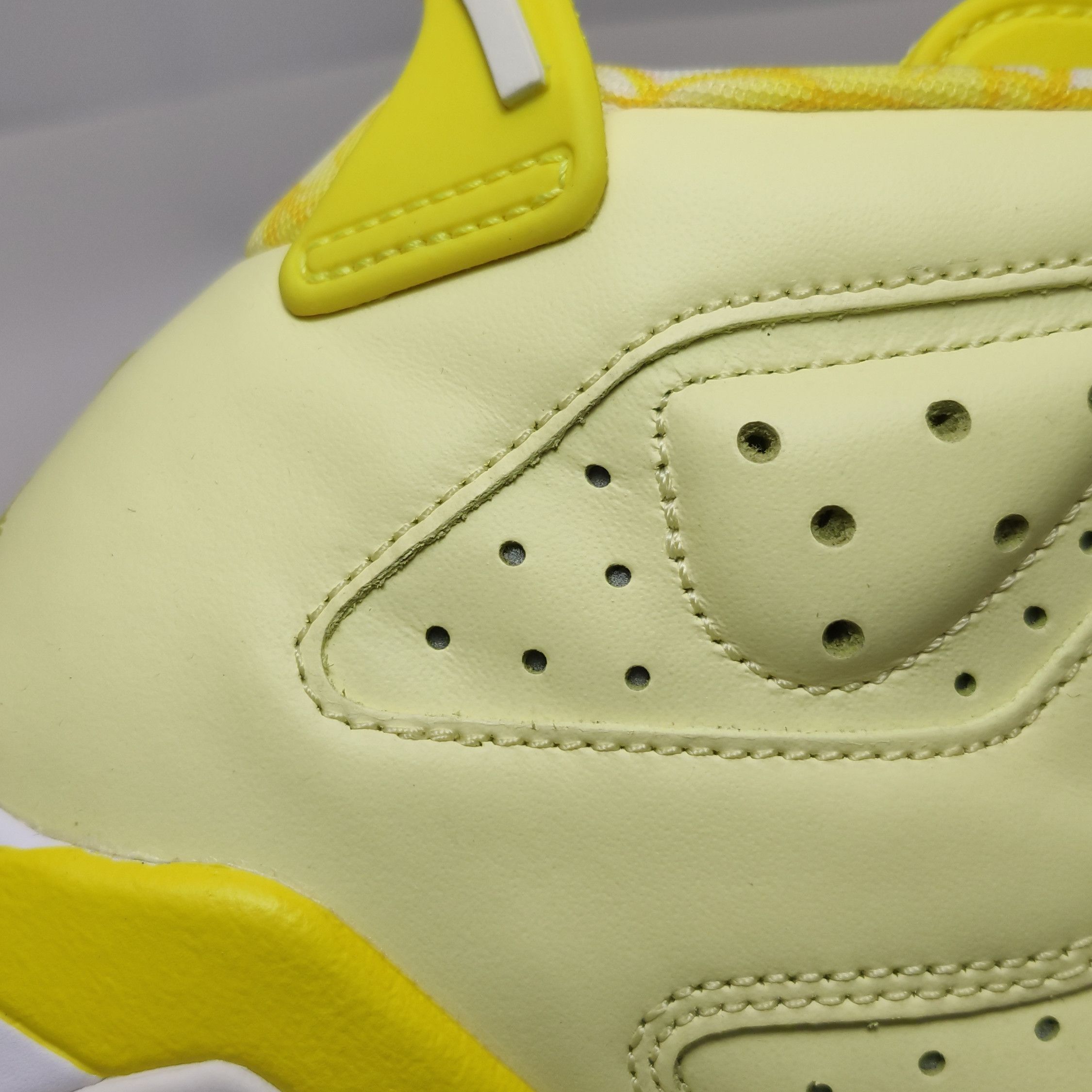 Nike Air Jordan 6 Citrus Floral Hi-Top Sneakers US 7 Size US 7 / EU 40 - 10 Thumbnail
