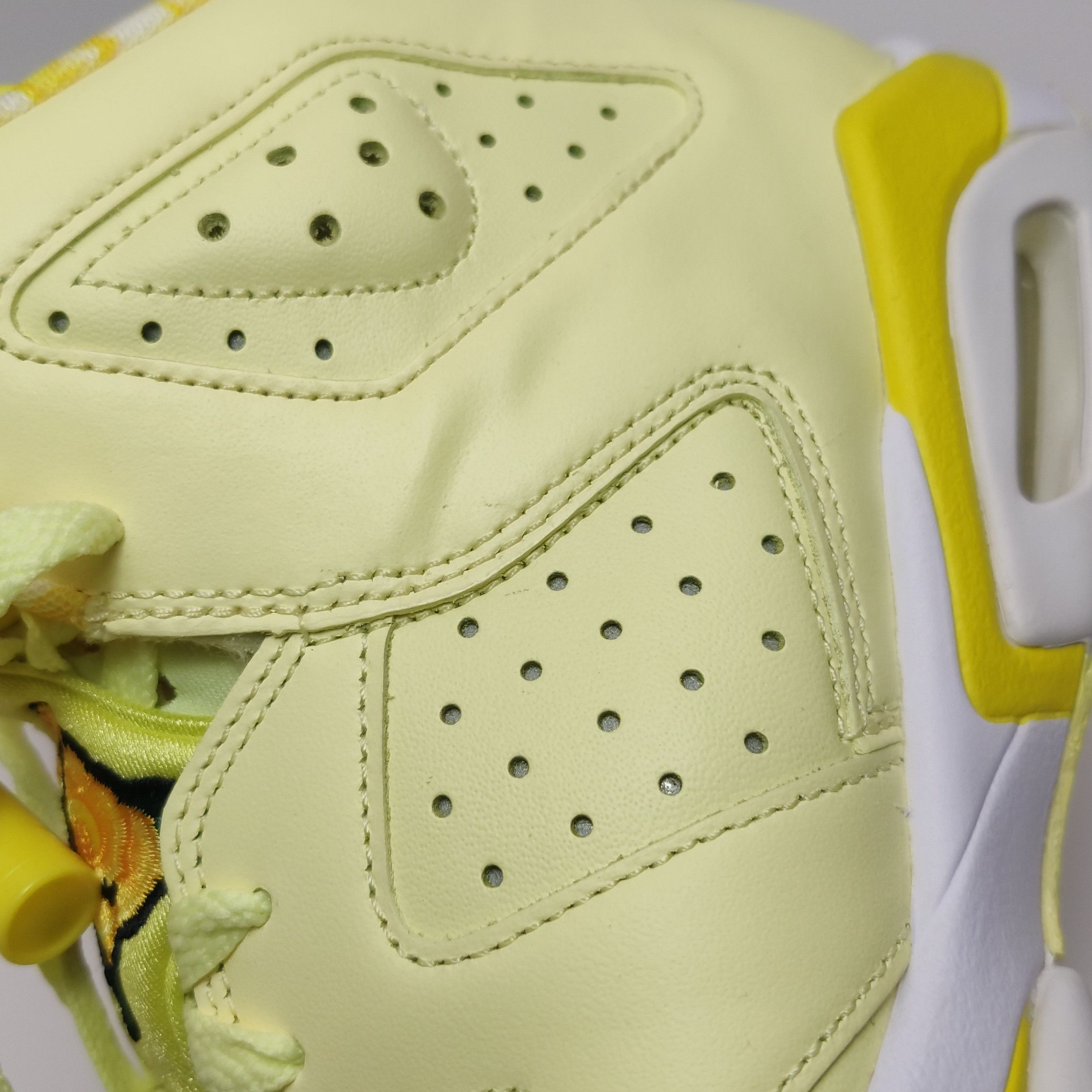 Nike Air Jordan 6 Citrus Floral Hi-Top Sneakers US 7 Size US 7 / EU 40 - 8 Thumbnail