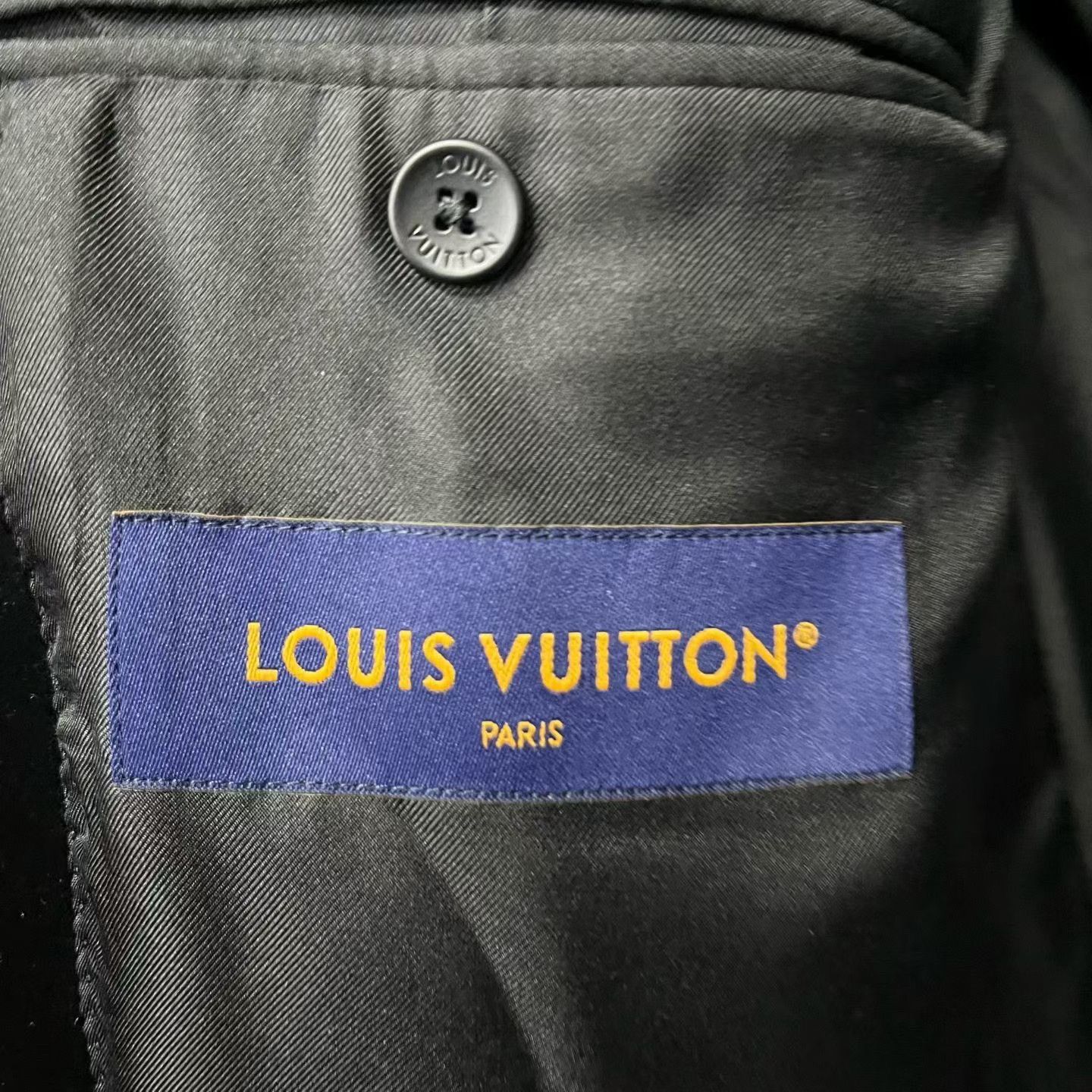 Louis Vuitton Louis Vuitton Velvet Black Suit 40r Men Size 40R - 5 Thumbnail