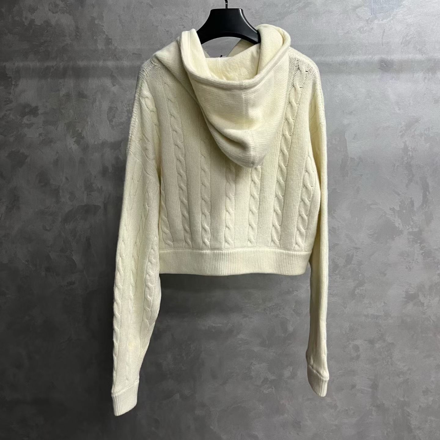 Miu Miu Miu Miu Retro Wool White Sweater XS Women Size XS / US 0-2 / IT 36-38 - 2 Thumbnail