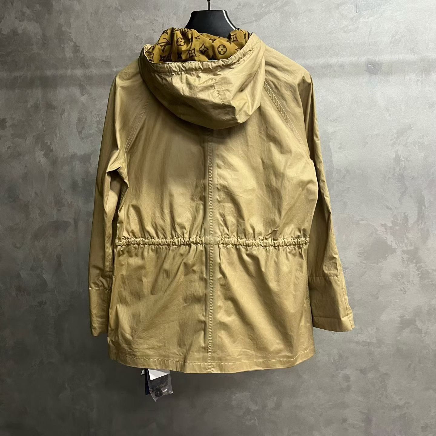 Louis Vuitton Louis Vuitton Yellow Jacket XS Women Size XS / US 0-2 / IT 36-38 - 2 Thumbnail