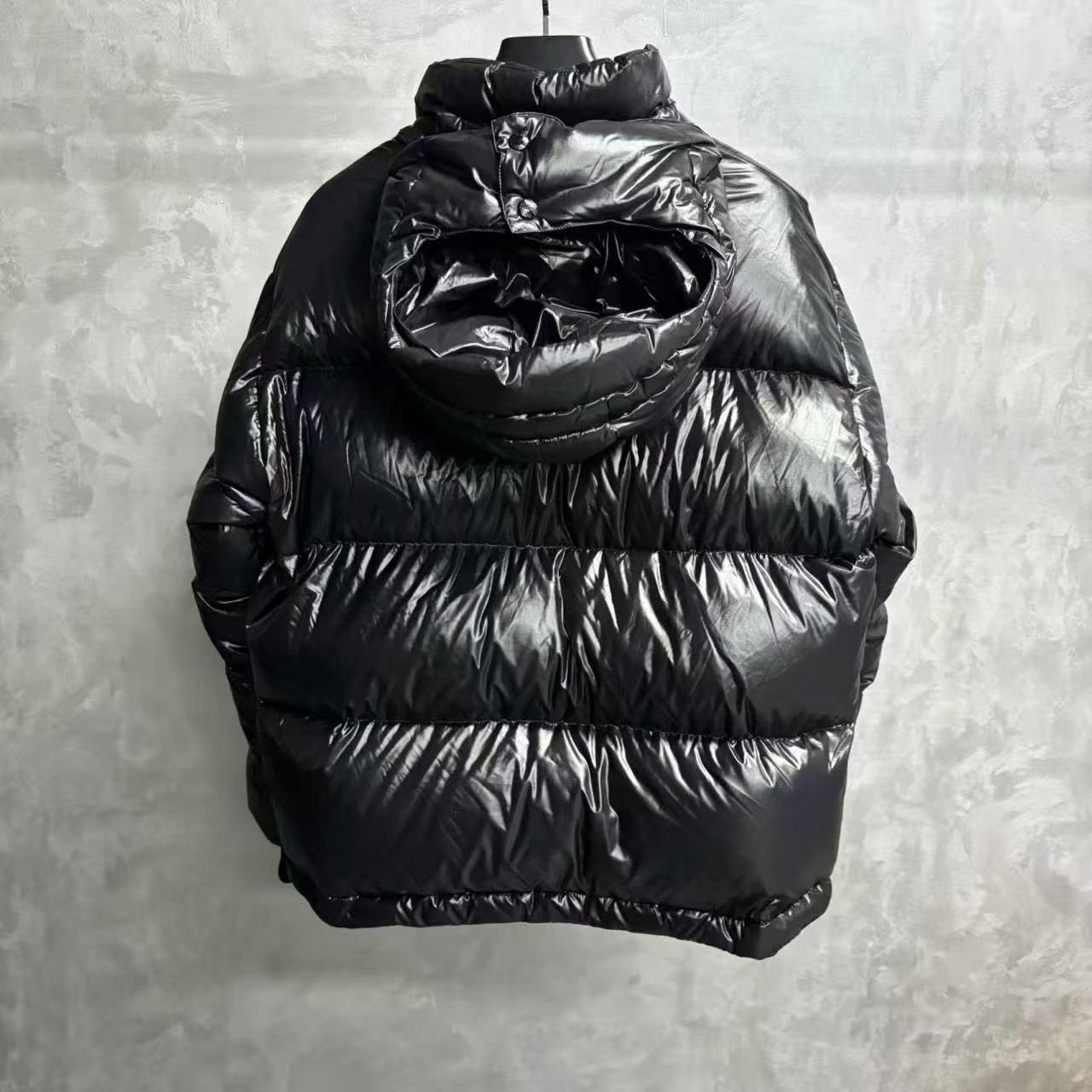 Louis Vuitton Louis Vuitton Down Black Heavy Coat l Men Size US L / EU 52-54 / 3 - 2 Thumbnail