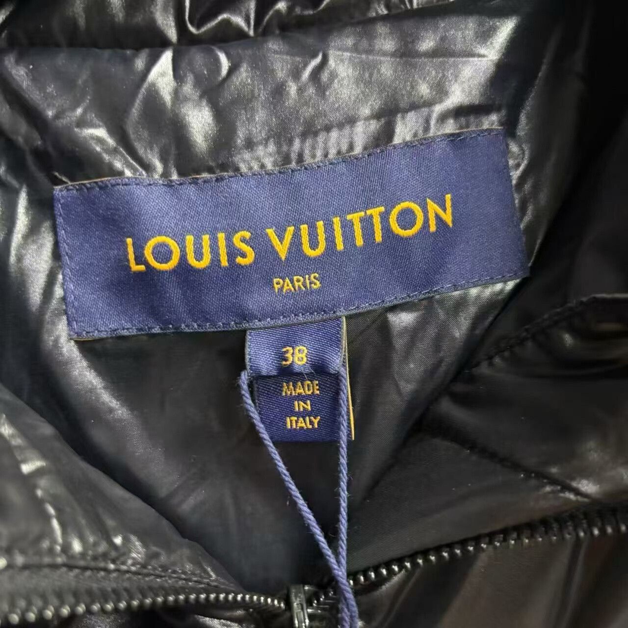 Louis Vuitton Louis Vuitton Down Black Heavy Coat l Men Size US L / EU 52-54 / 3 - 5 Thumbnail