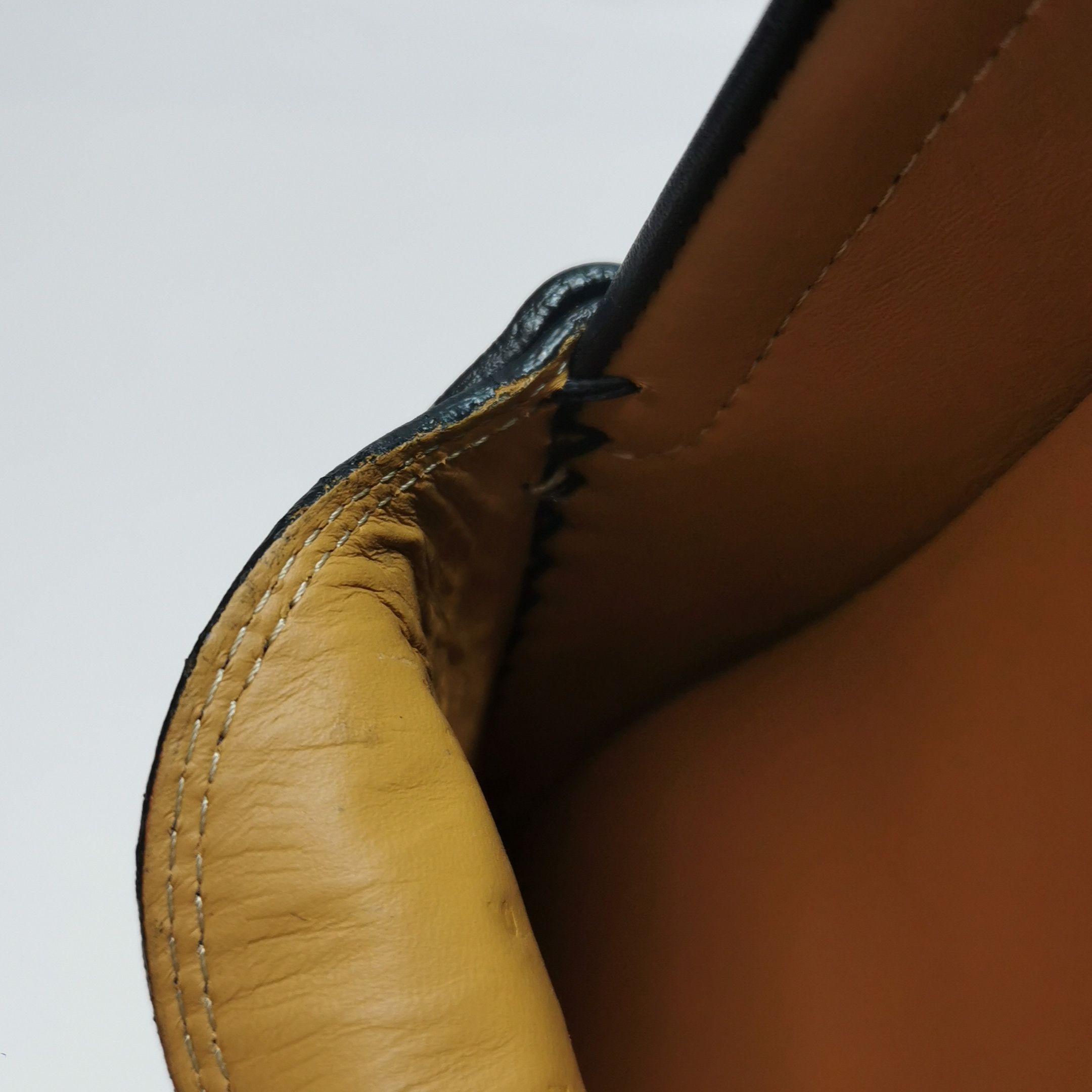 Gucci Gucci Signature Leather Loafers Size 9 Size US 7 / EU 40 - 10 Thumbnail