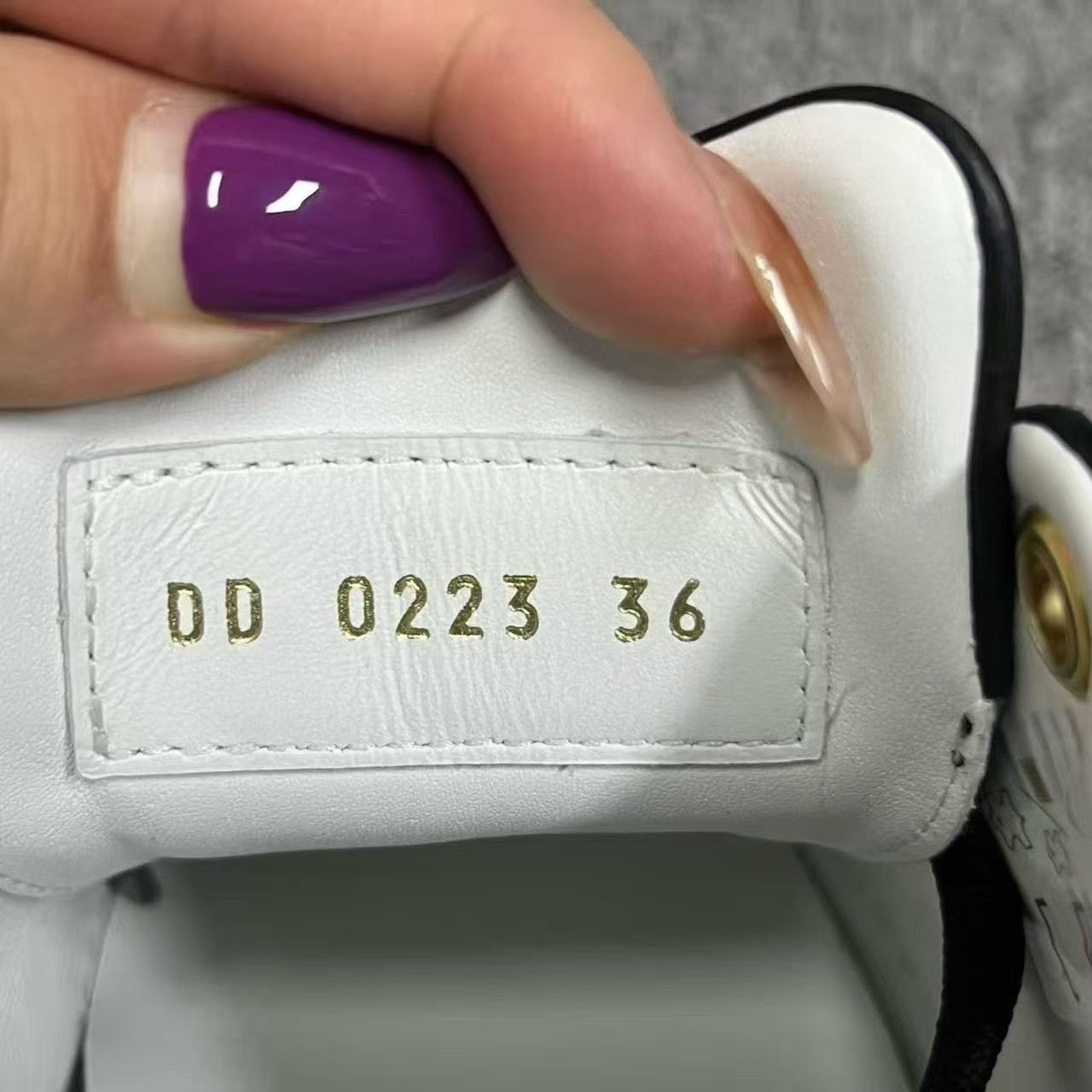 Louis Vuitton Louis Vuitton Casual Black Lowtop Sneakers us_6 Women Size US 6 / IT 36 - 4 Thumbnail