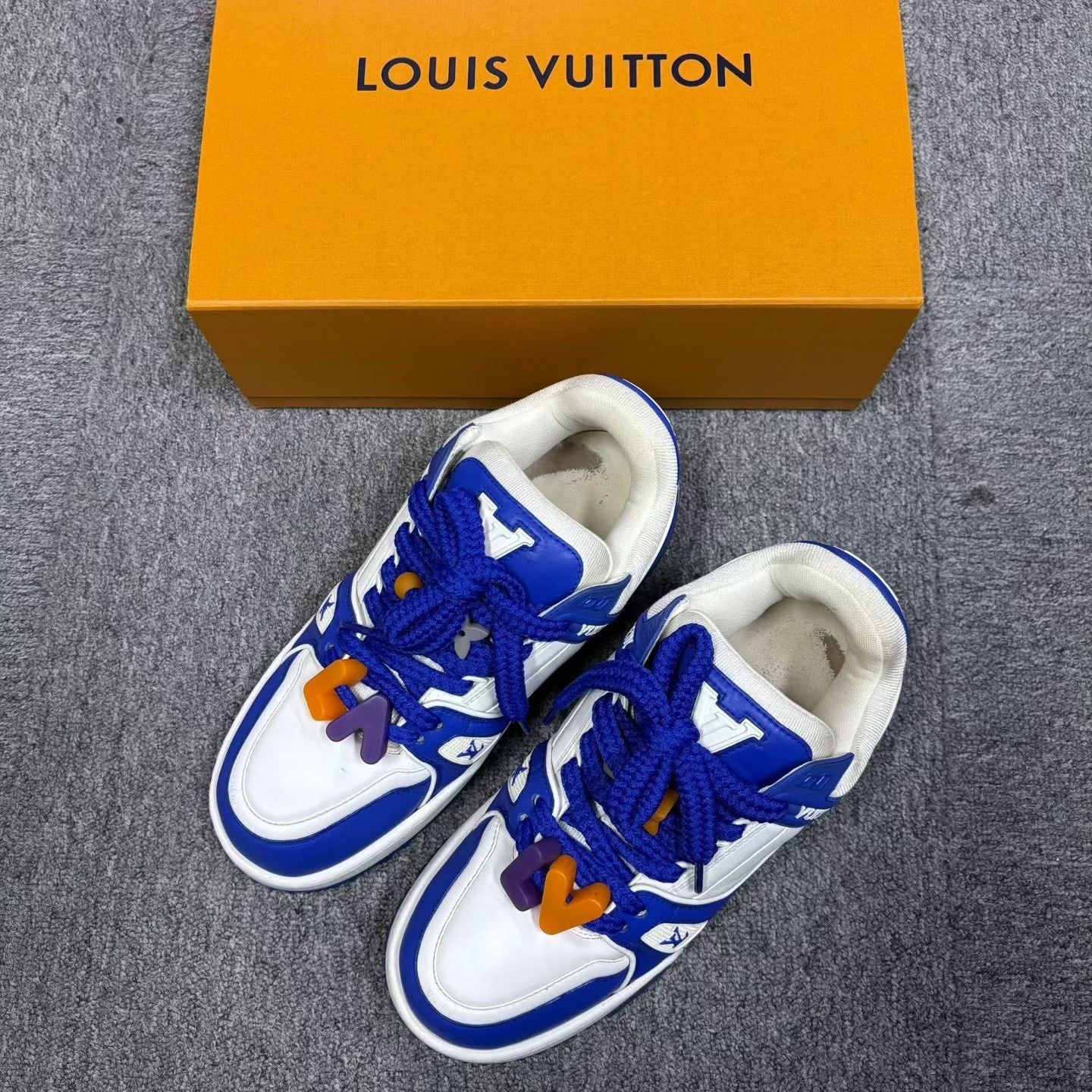 Louis Vuitton Louis Vuitton Blue Lowtop Sneakers 9 Men Size US 9 / EU 42 - 3 Thumbnail