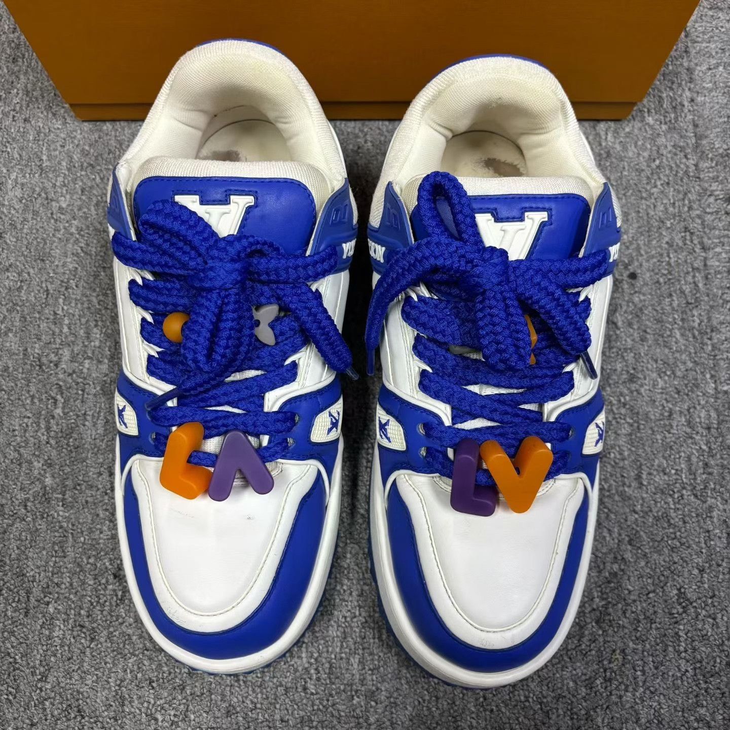 Louis Vuitton Louis Vuitton Blue Lowtop Sneakers 9 Men Size US 9 / EU 42 - 2 Thumbnail