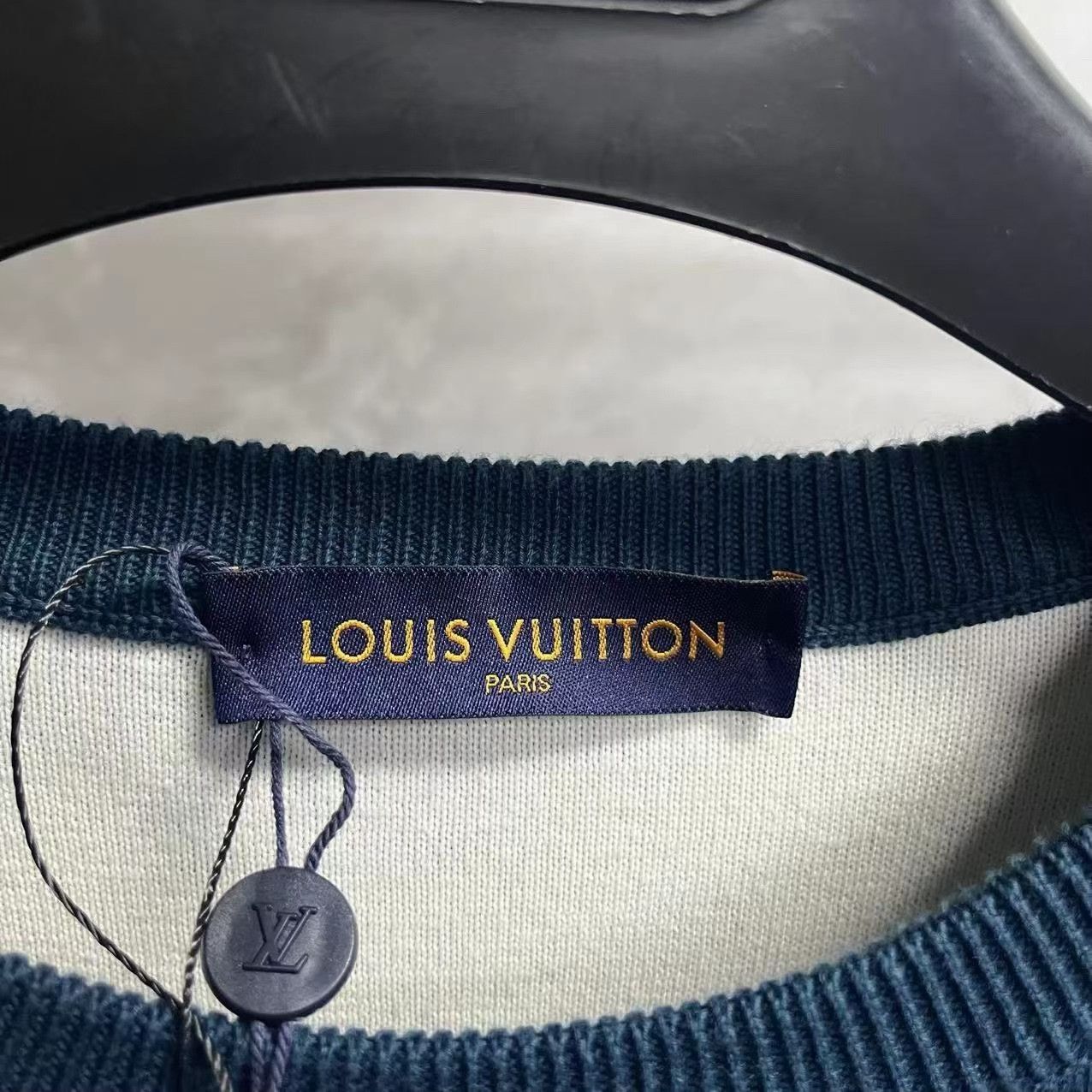 Louis Vuitton Louis Vuitton Retro Gradient Multi Sweater m Men Size US M / EU 48-50 / 2 - 4 Thumbnail